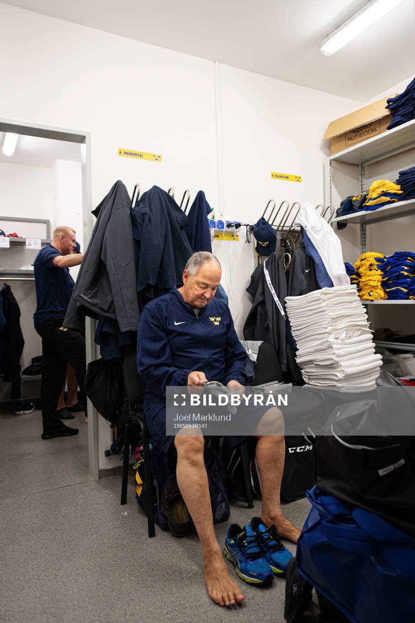 Equipment manager Anders Weiderstål of Sweden in the team