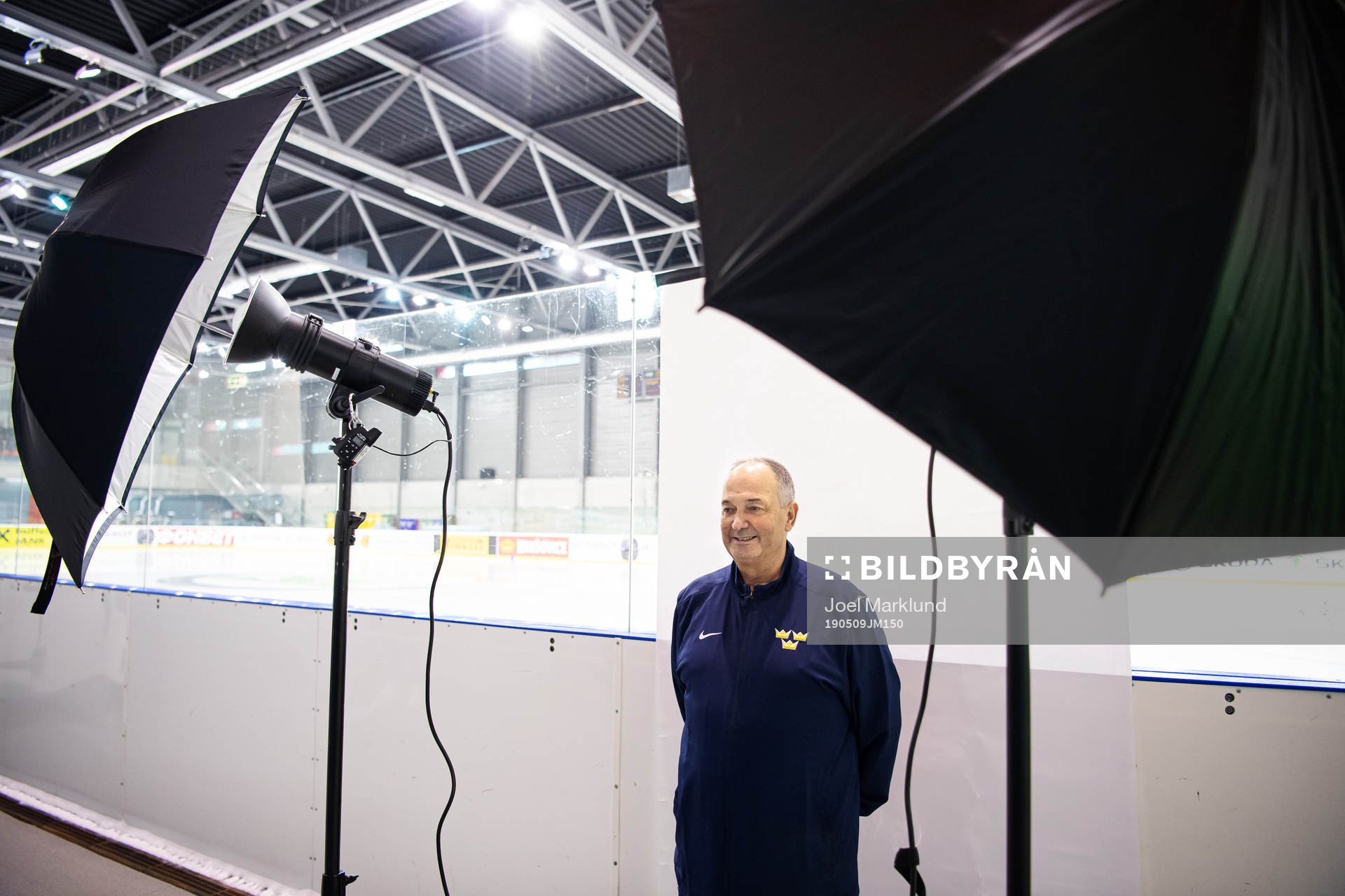 Equipment manager Anders Weiderstål of Sweden has his