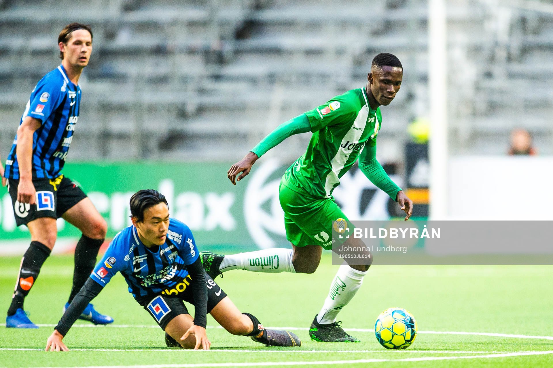 Sirius Isak Bråholm och Hammarbys Kossounou Odilon