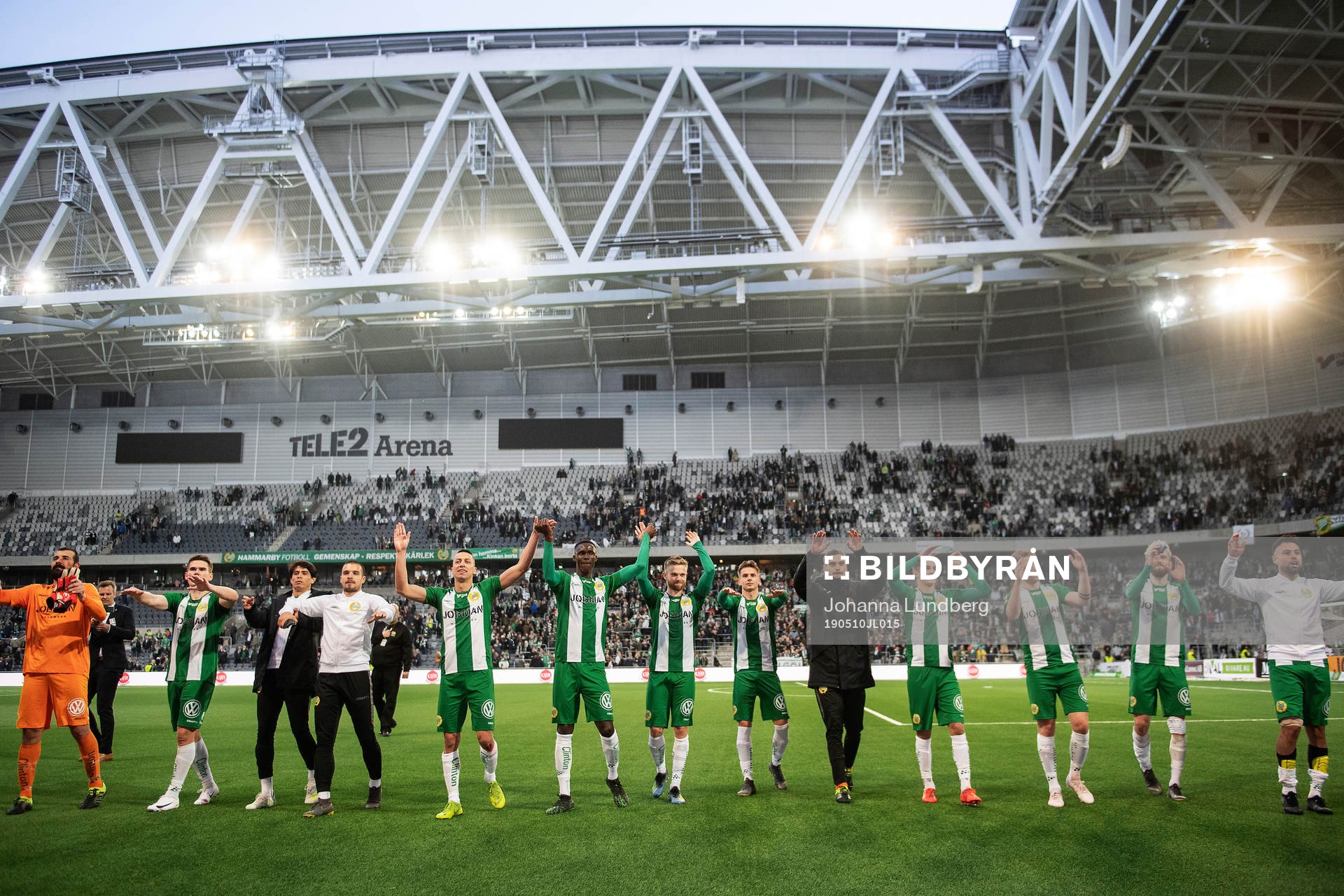 Hammarbys spelare jublar efter fotbollsmatchen i Allsvenskan mellan Hammarby och Sirius den 10 maj 2019 i Stockholm.