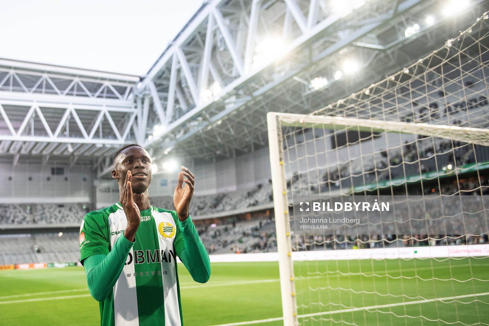 Hammarbys Kossounou Odilon jublar efter fotbollsmatchen i Allsvenskan mellan Hammarby och Sirius den 10 maj 2019 i Stockholm.