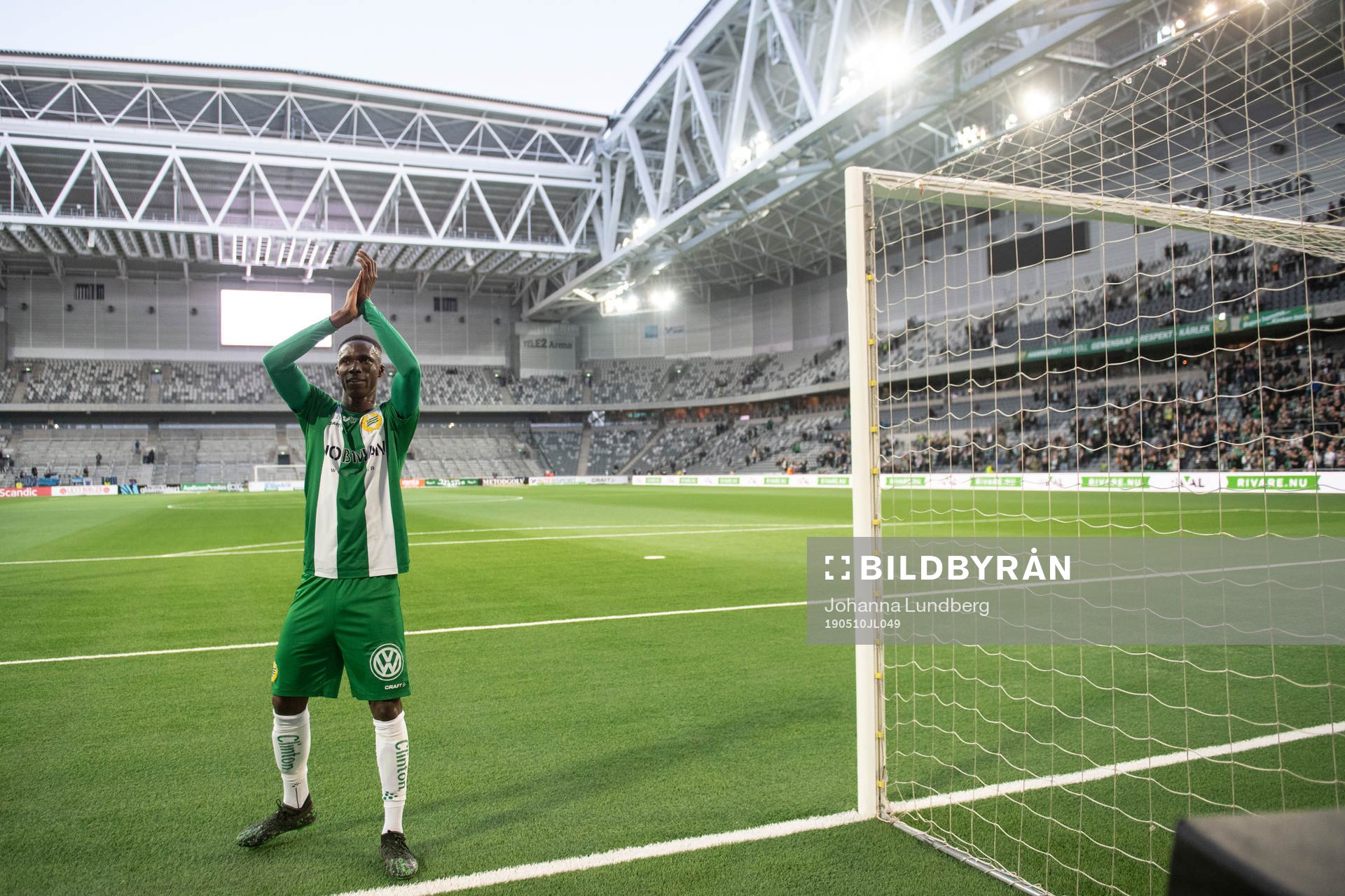 Hammarbys Kossounou Odilon tackar publiken