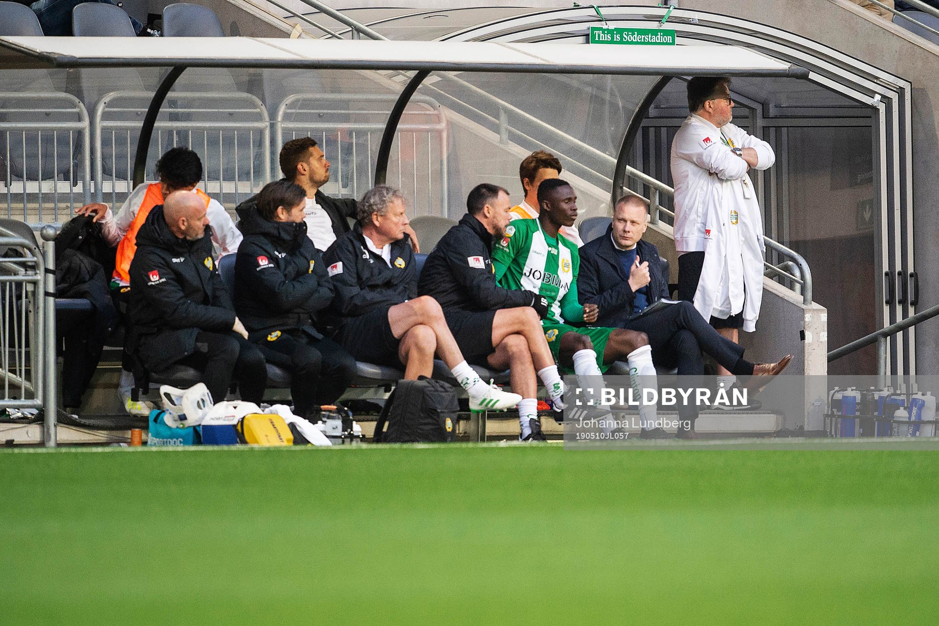Hammarbys Kossounou Odilon på bänken