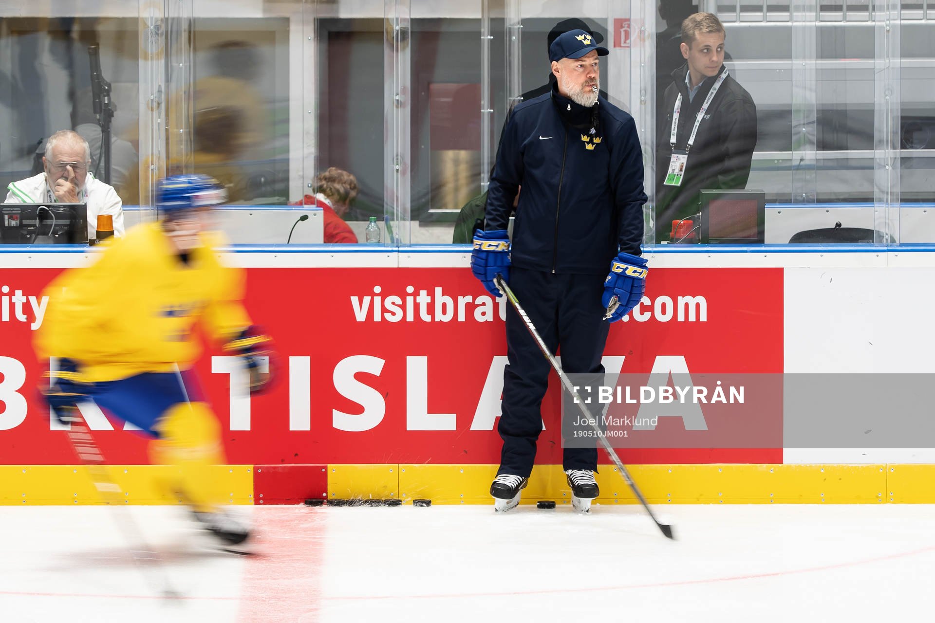 Head coach Rikard Grönborg of Sweden at a practice session