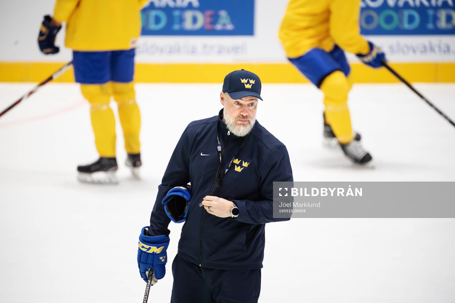 Head coach Rikard Grönborg of Sweden at a practice session