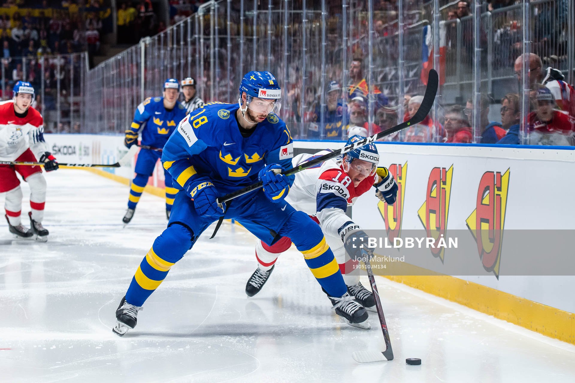 Marcus Pettersson of Sweden and Ondrej Palat of Czech