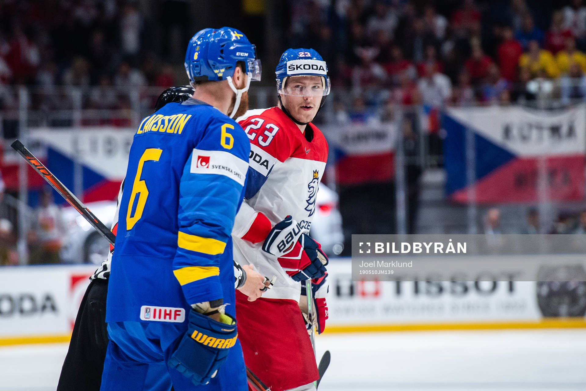 Adam Larsson of Sweden against Dmitrij Jaskin of Czech