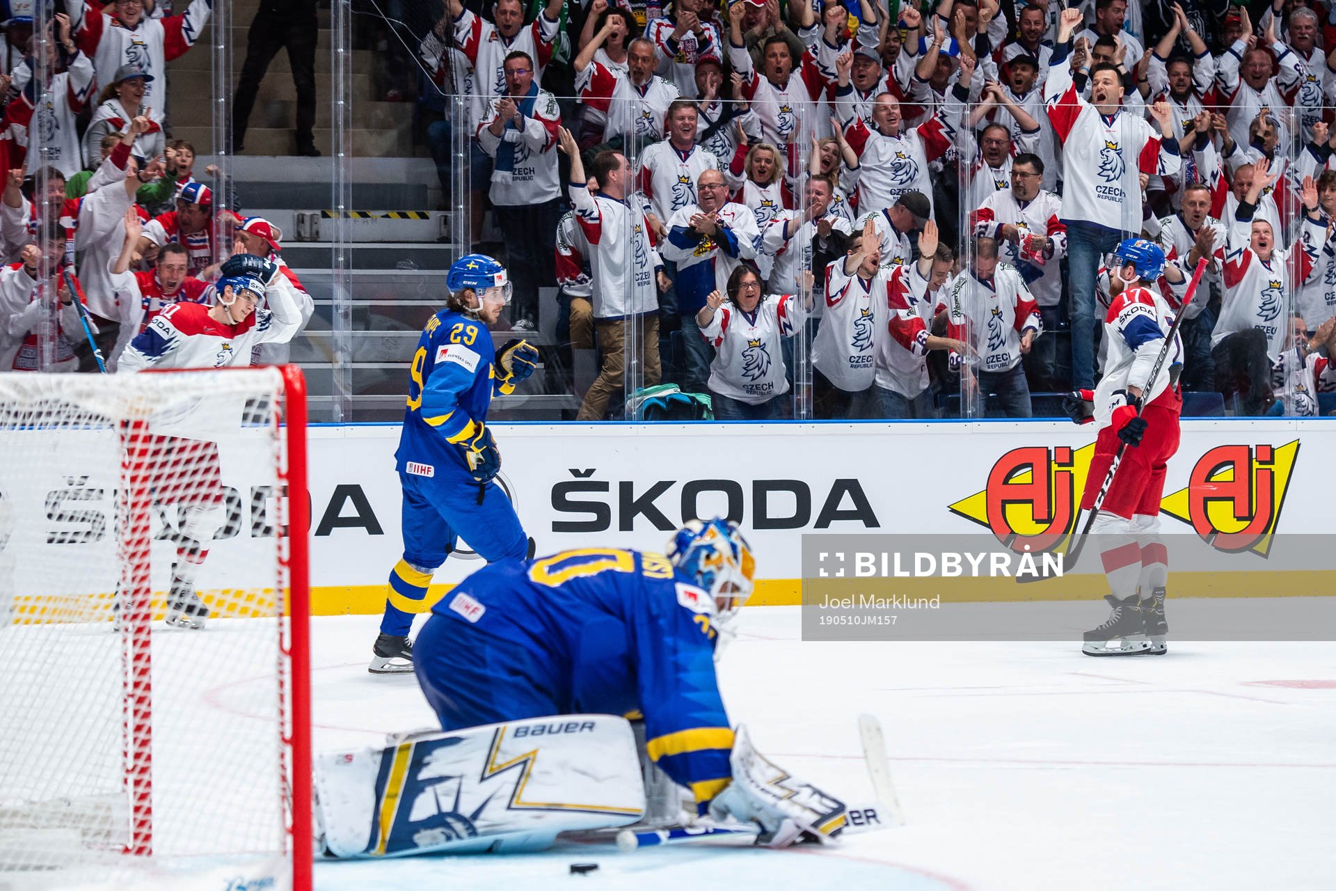 Dominik Kubalik of Czech Republic celebrates the 2-2 goal