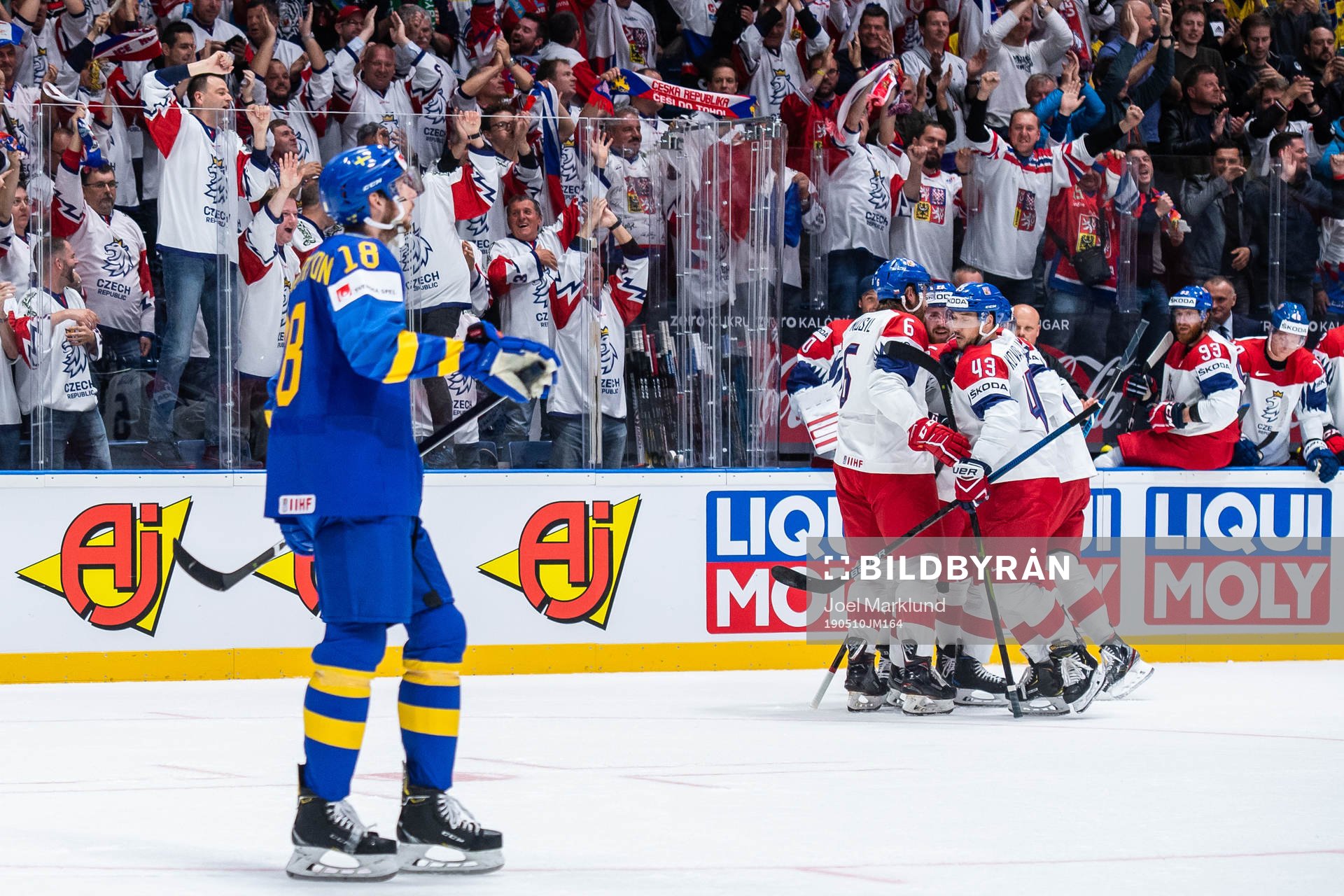 Marcus Pettersson of Sweden looks dejected while David