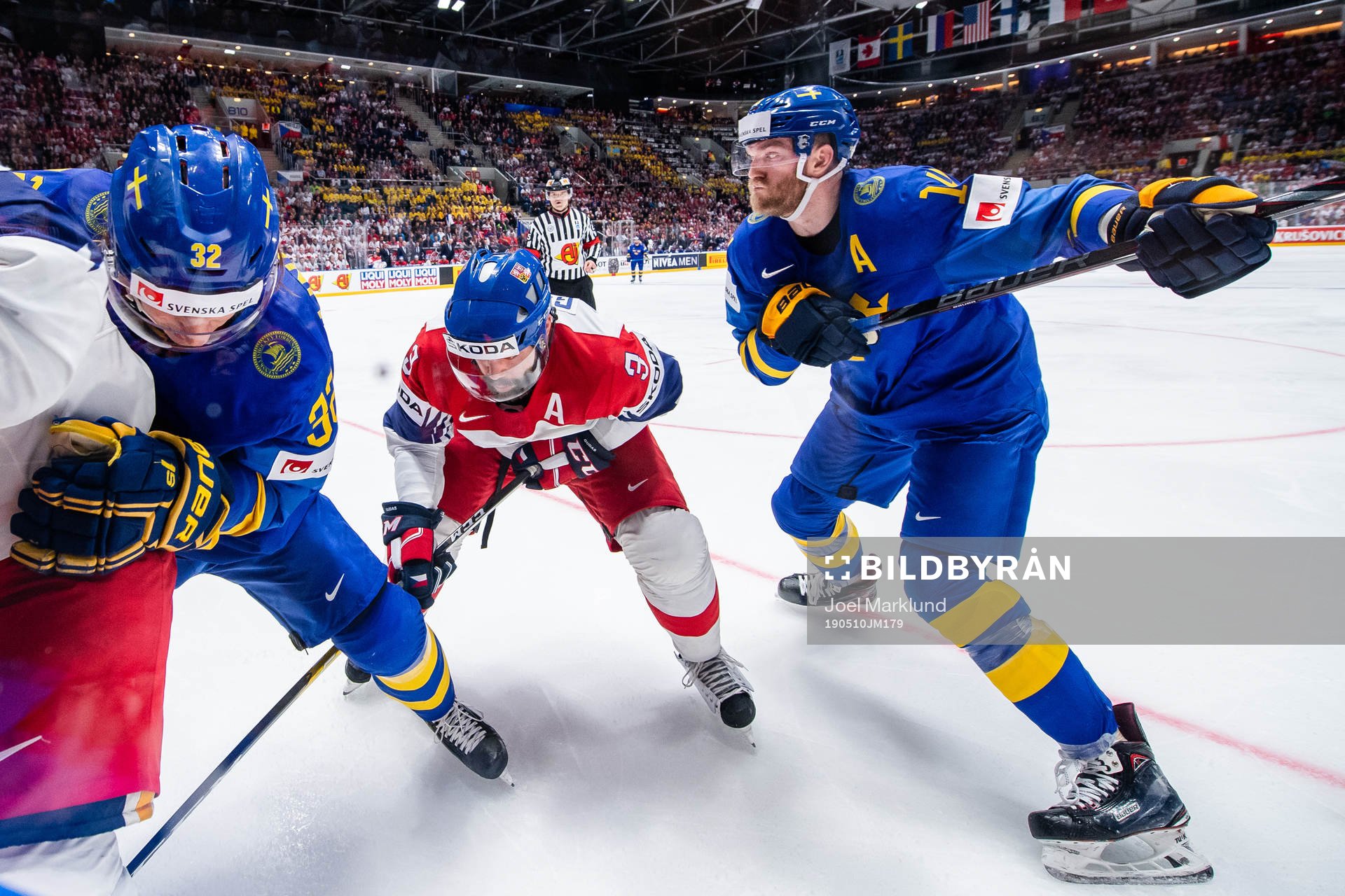 Oskar Lindblom and Mattias Ekholm of Sweden against Radko
