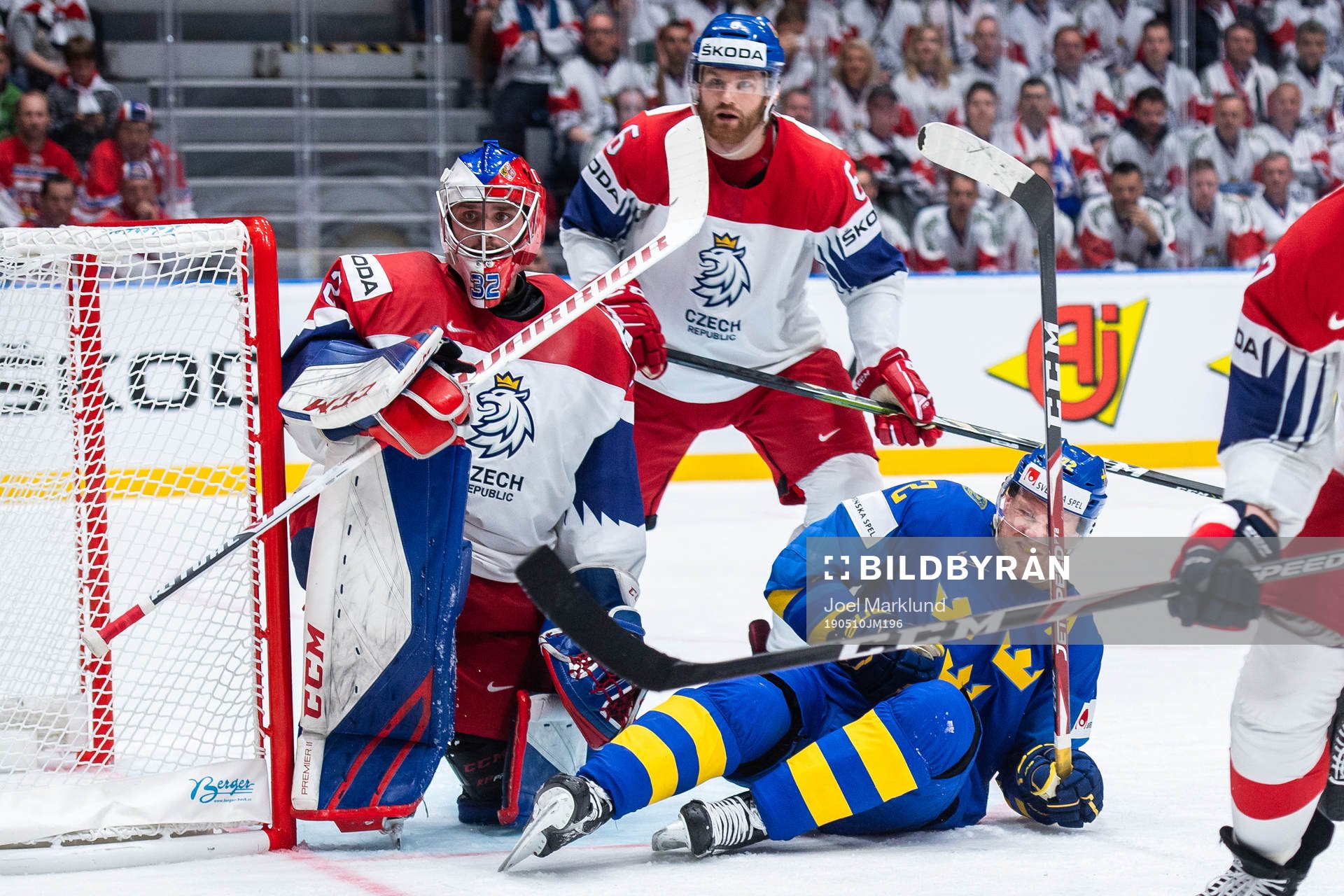 Goaltender Patrik Bartosak and David Musil against Patric