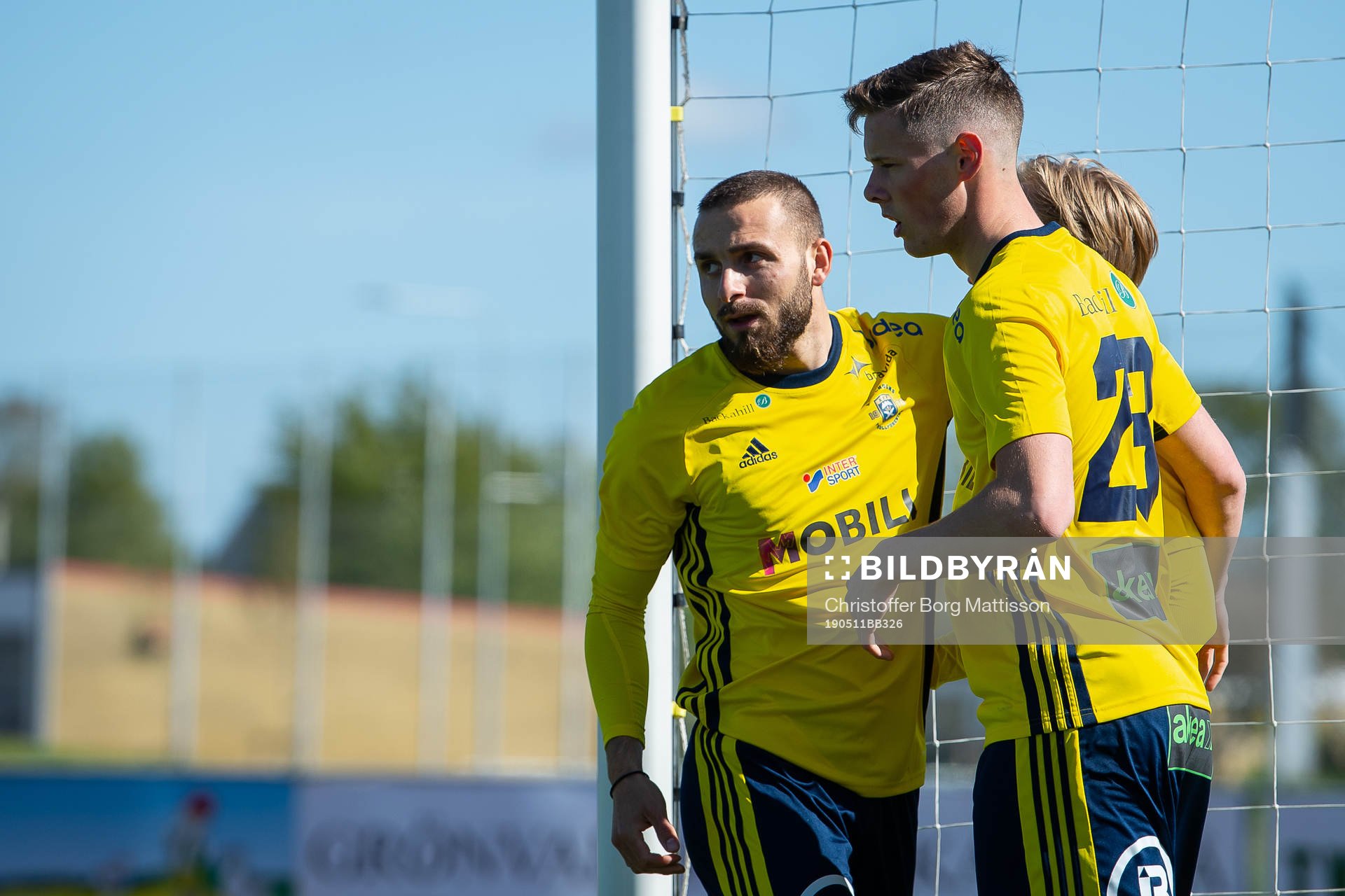 Ängelholms Filip Pivkovski och Philip Comnell jublar efter Alexander Engholms 1-0 mål under fotbollsmatchen i Division 2 Västra Götaland mellan Ängelholm och Prespa Birlik den 11 maj 2019 i Ängelholm.