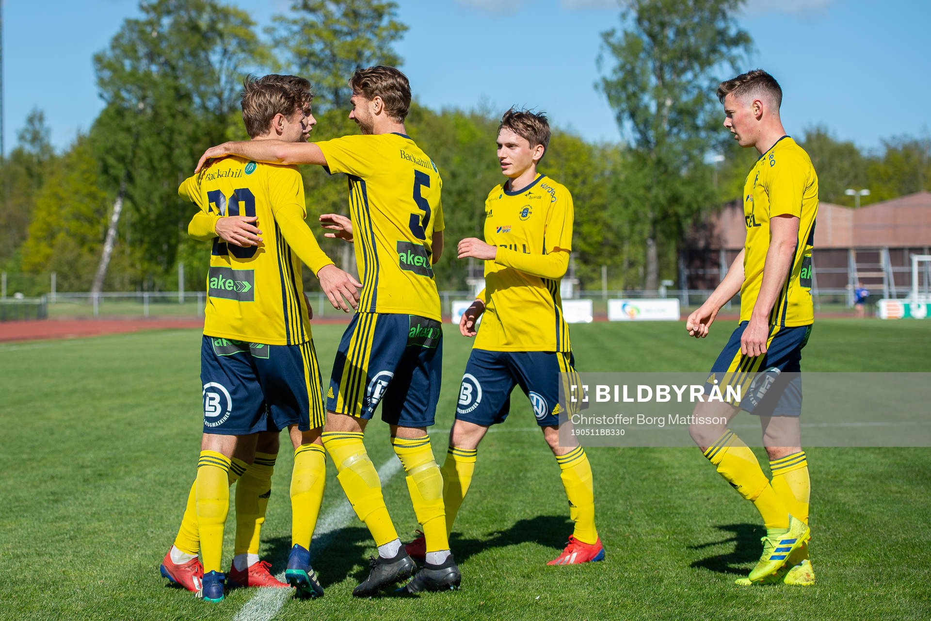 Ängelholms spelare jublar