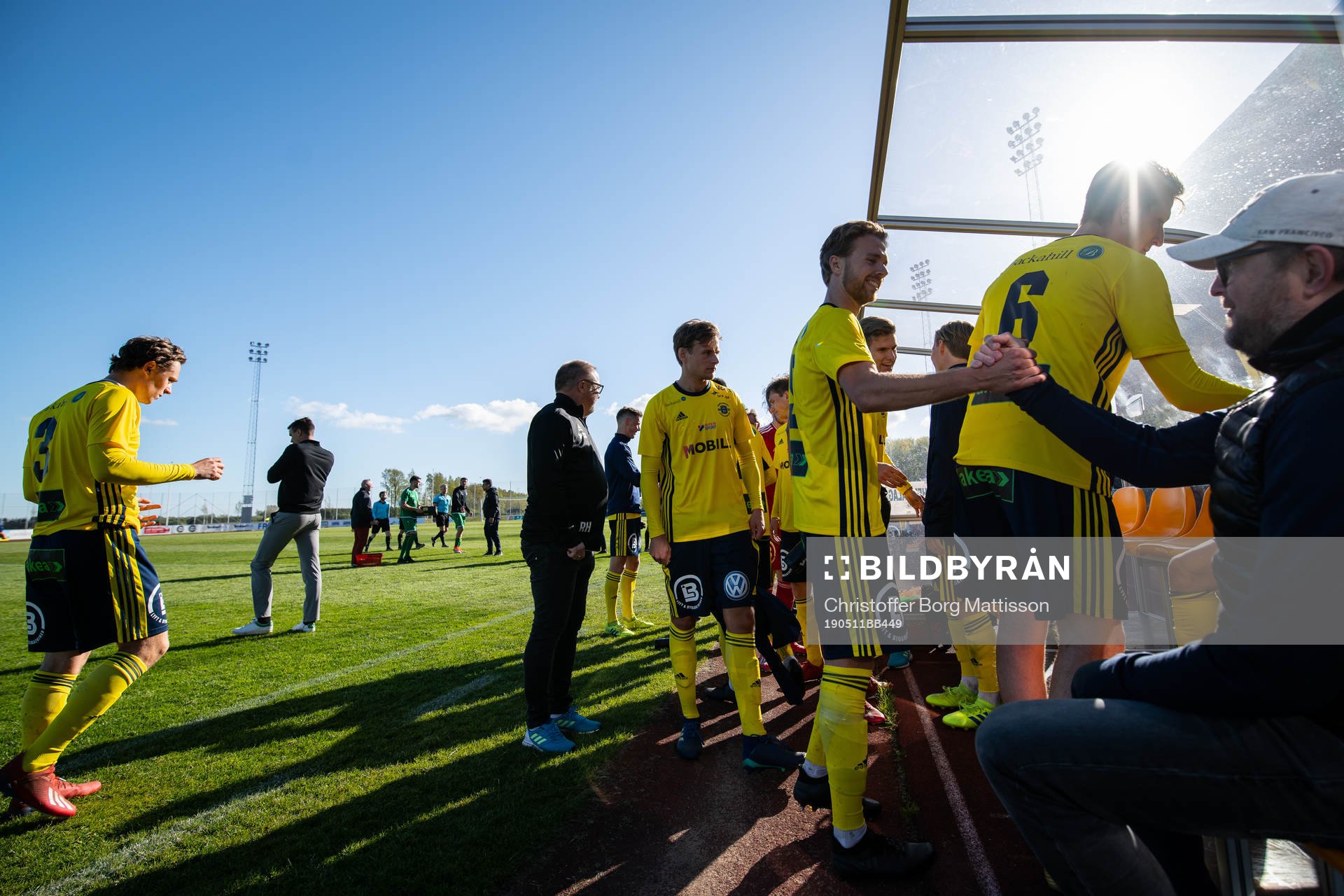 Ängelholms spelare jublar efter fotbollsmatchen i Division 2 Västra Götaland mellan Ängelholm och Prespa Birlik den 11 maj 2019 i Ängelholm.