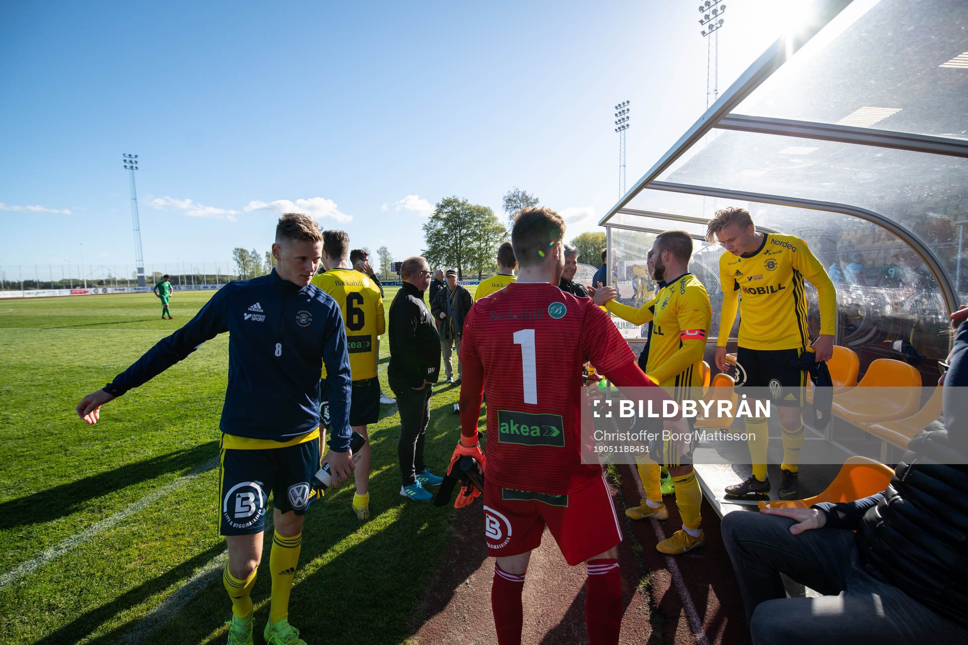 Ängelholms spelare jublar efter fotbollsmatchen i Division 2 Västra Götaland mellan Ängelholm och Prespa Birlik den 11 maj 2019 i Ängelholm.