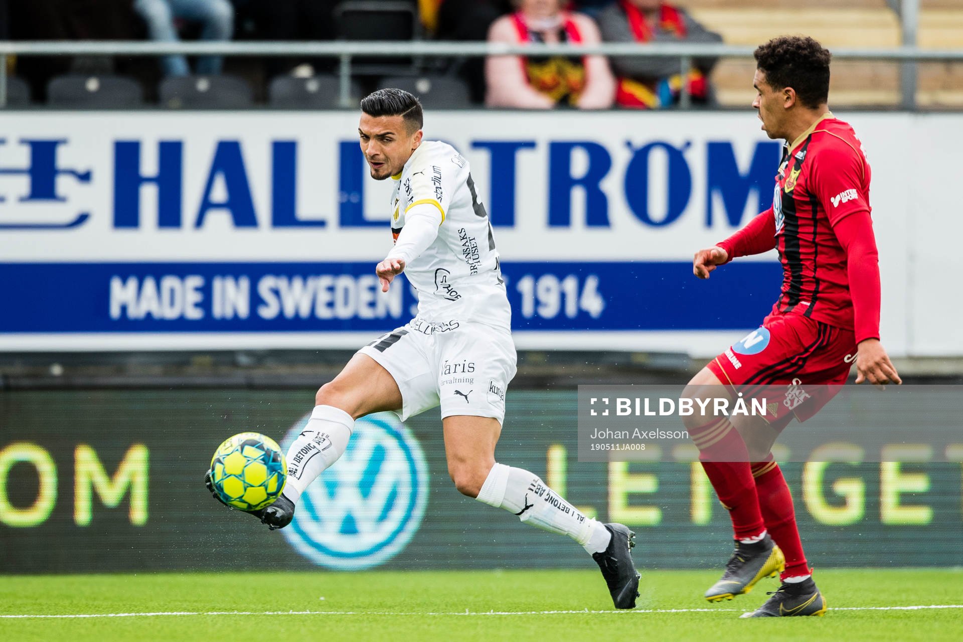 Häckens Ahmed Yasin och Östersunds Marco Weymans