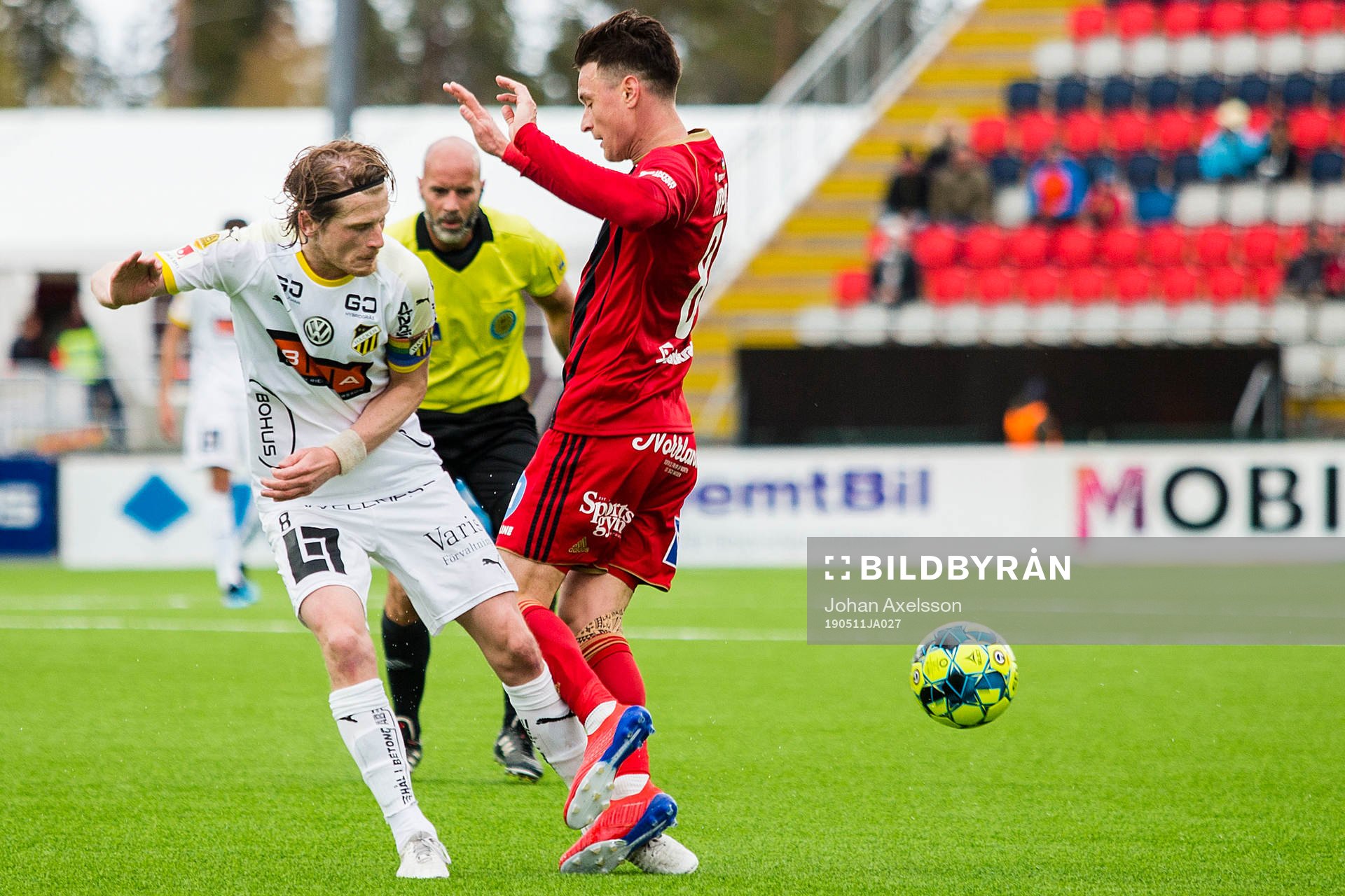 Häckens Erik Friberg och Östersunds Jamie Hopcutt