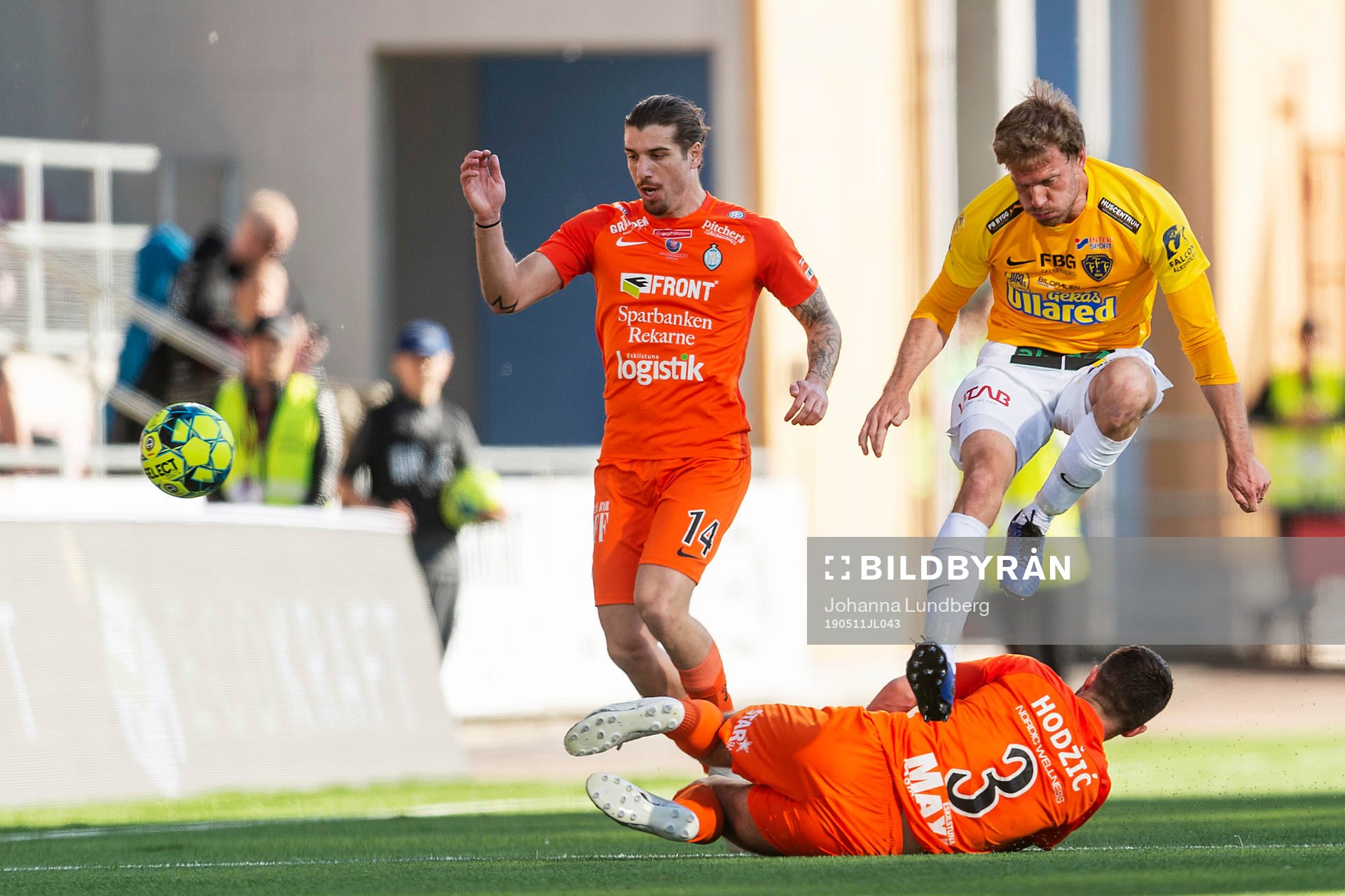 Falkenbergs Karl Söderström mot AFC Eskilstunas Christian