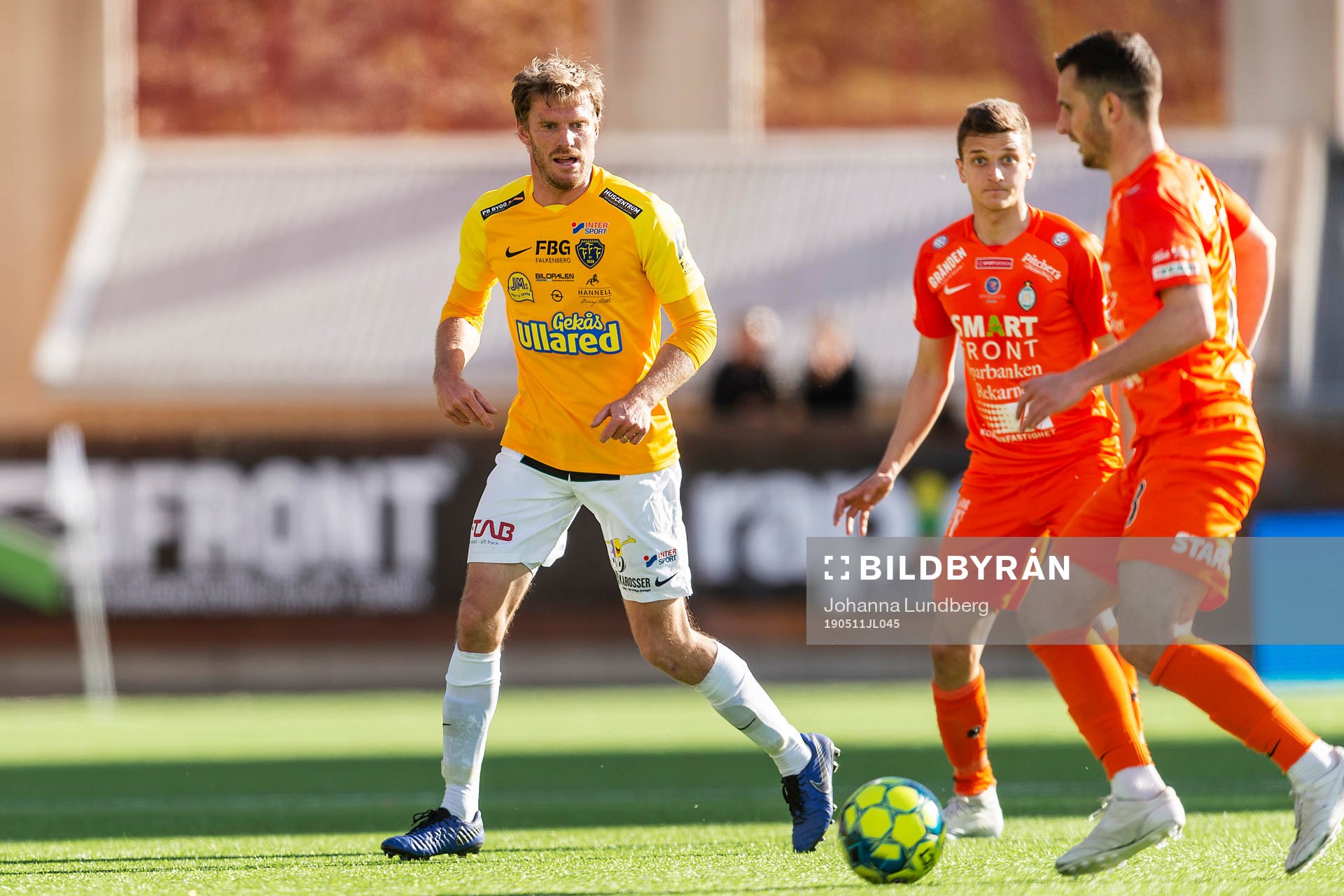Falkenbergs Karl Söderström och AFC Eskilstunas Ivan Bobko