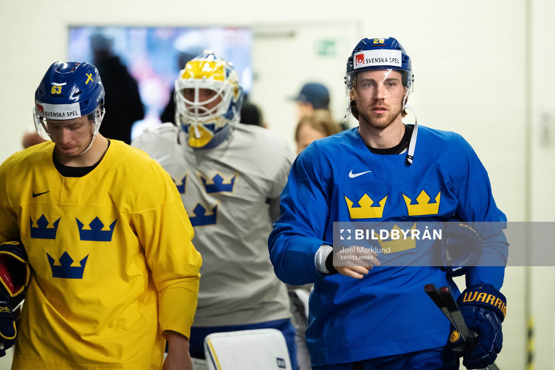 Jesper Bratt and Elias Lindholm of Sweden at a practice
