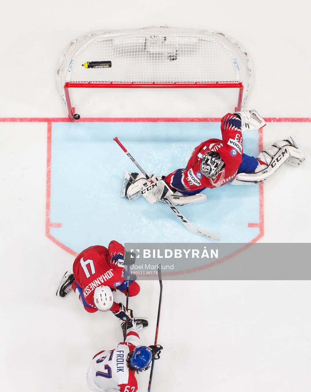 Michael Frolik of Czech Republic scores 1-4 past Johannes