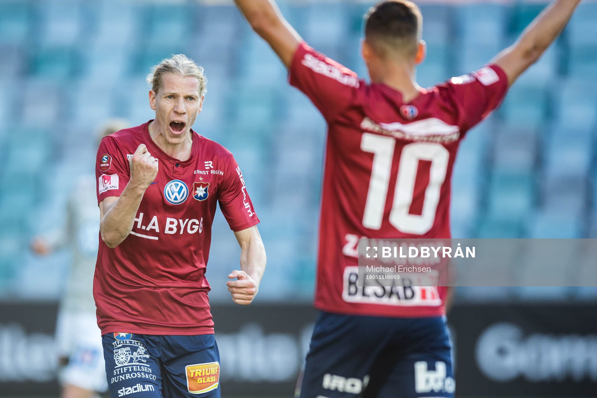 Örgrytes Gustav Ludwigson och Fredrik Zanjanchi jublar efter 1-1 under fotbollsmatchen i Superettan mellan Örgryte och Jönköpings Södra den 11 maj 2019 i Göteborg.
