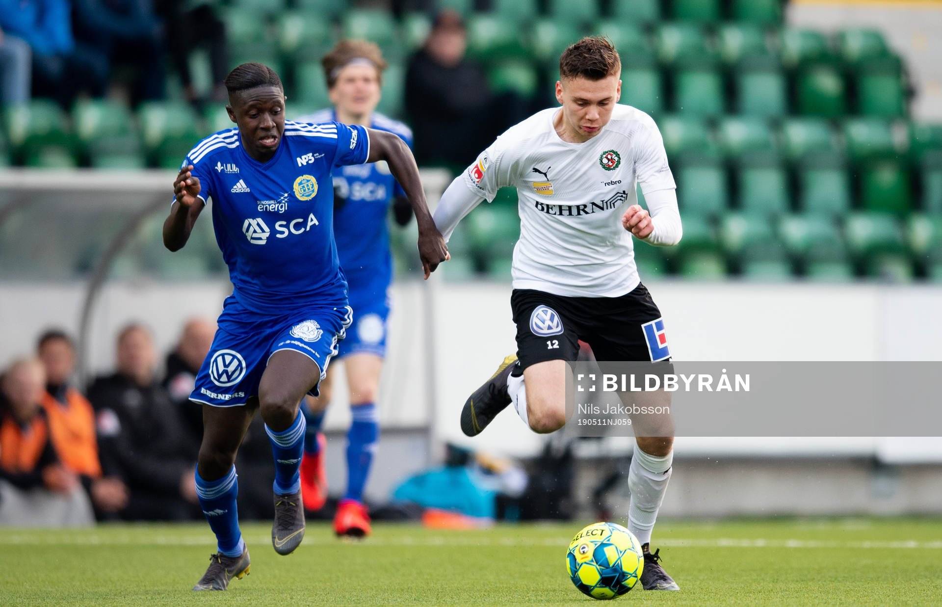 Sundsvalls Pa Konate och Örebros Jake Larsson