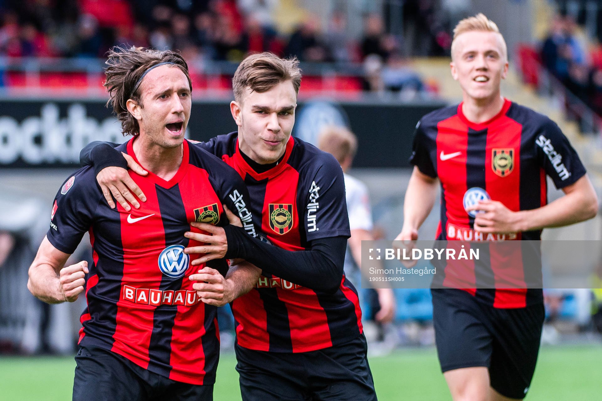 Brommapojkarnas Philip Hellquist  jublar
