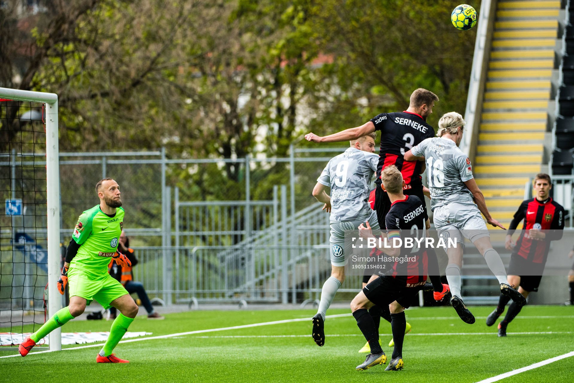 Brommapojkarnas Ali Suljic rensar undan framför målvakt Benny Lekström under fotbollsmatchen i Superettan mellan Brommapojkarna och Degerfors 11 maj 2019 i Stockholm.