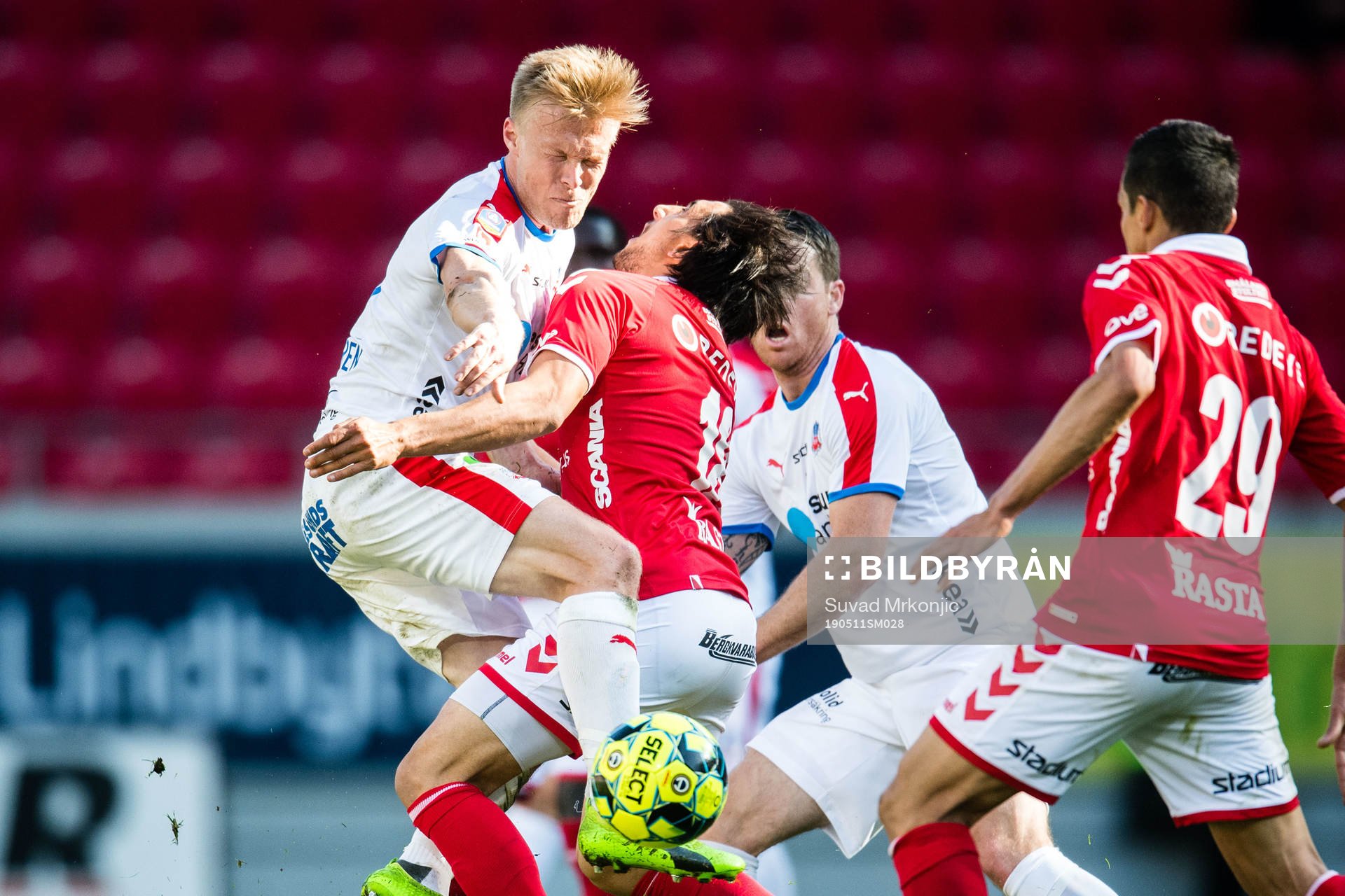 Kalmars Mahmoud Eid och Helsingborgs Andreas Landgren i