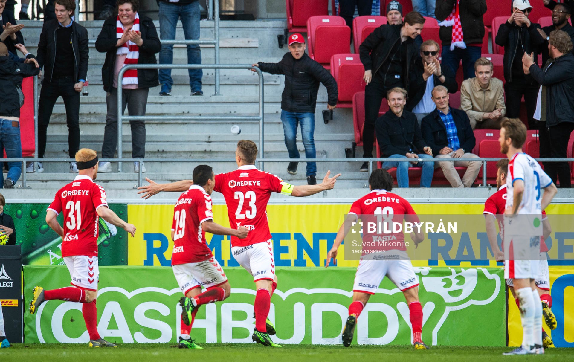 Kalmars Viktor Elm jublar