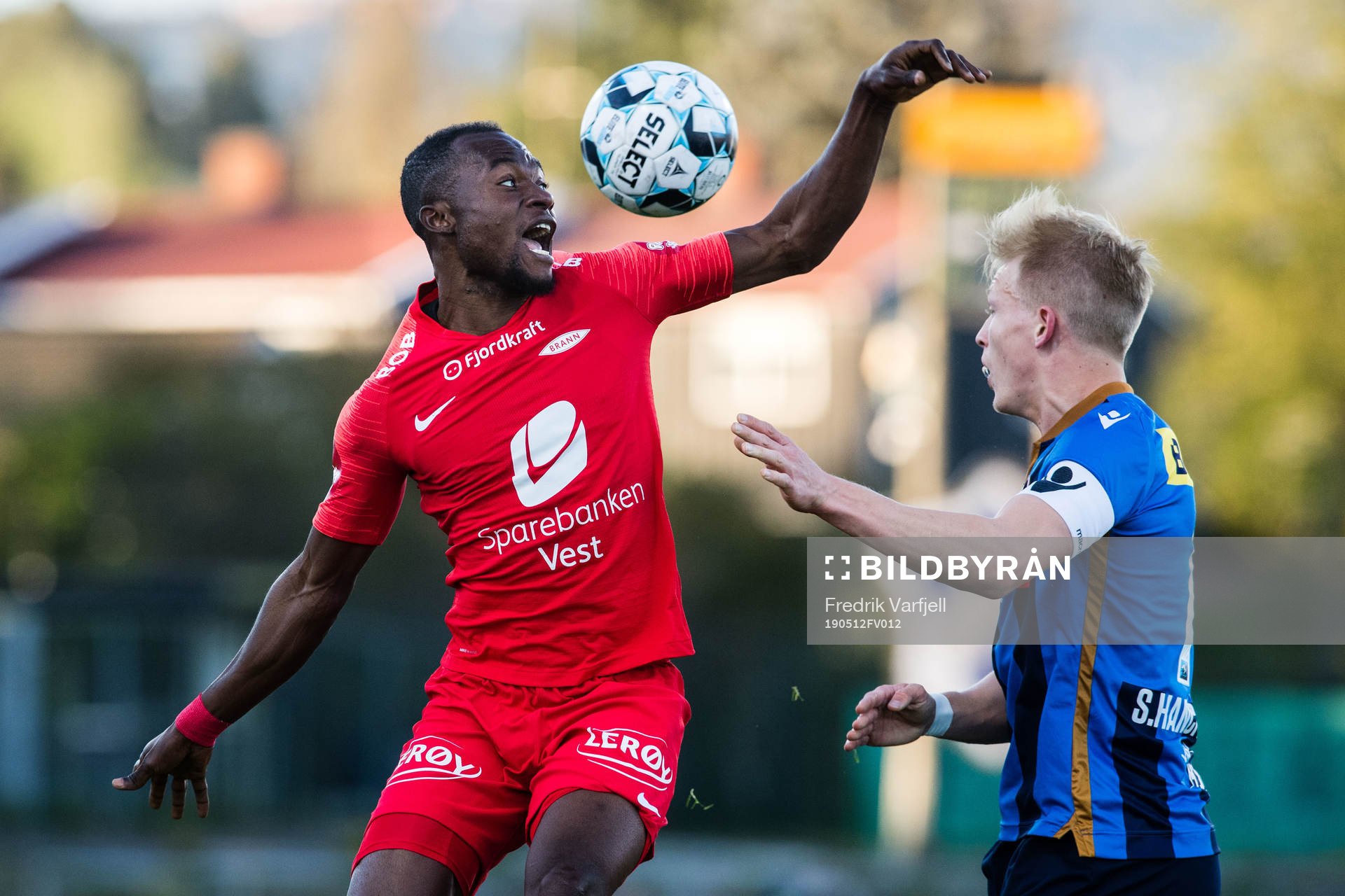 Gilbert Koomson of Brann and Andreas Hanche-Olsen of Stabæk