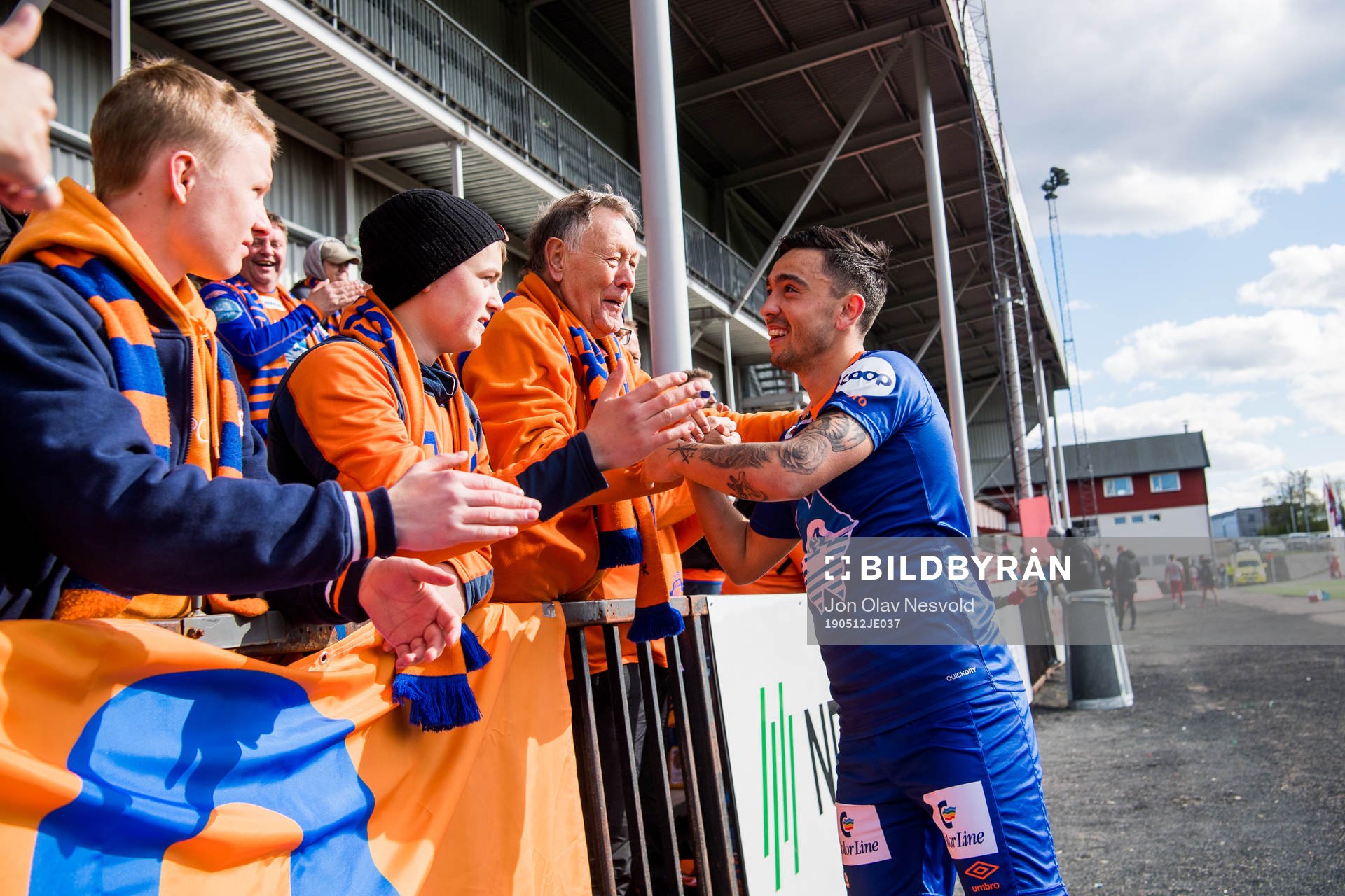 Niklas Castro of Aalesund celebrates with the supporters