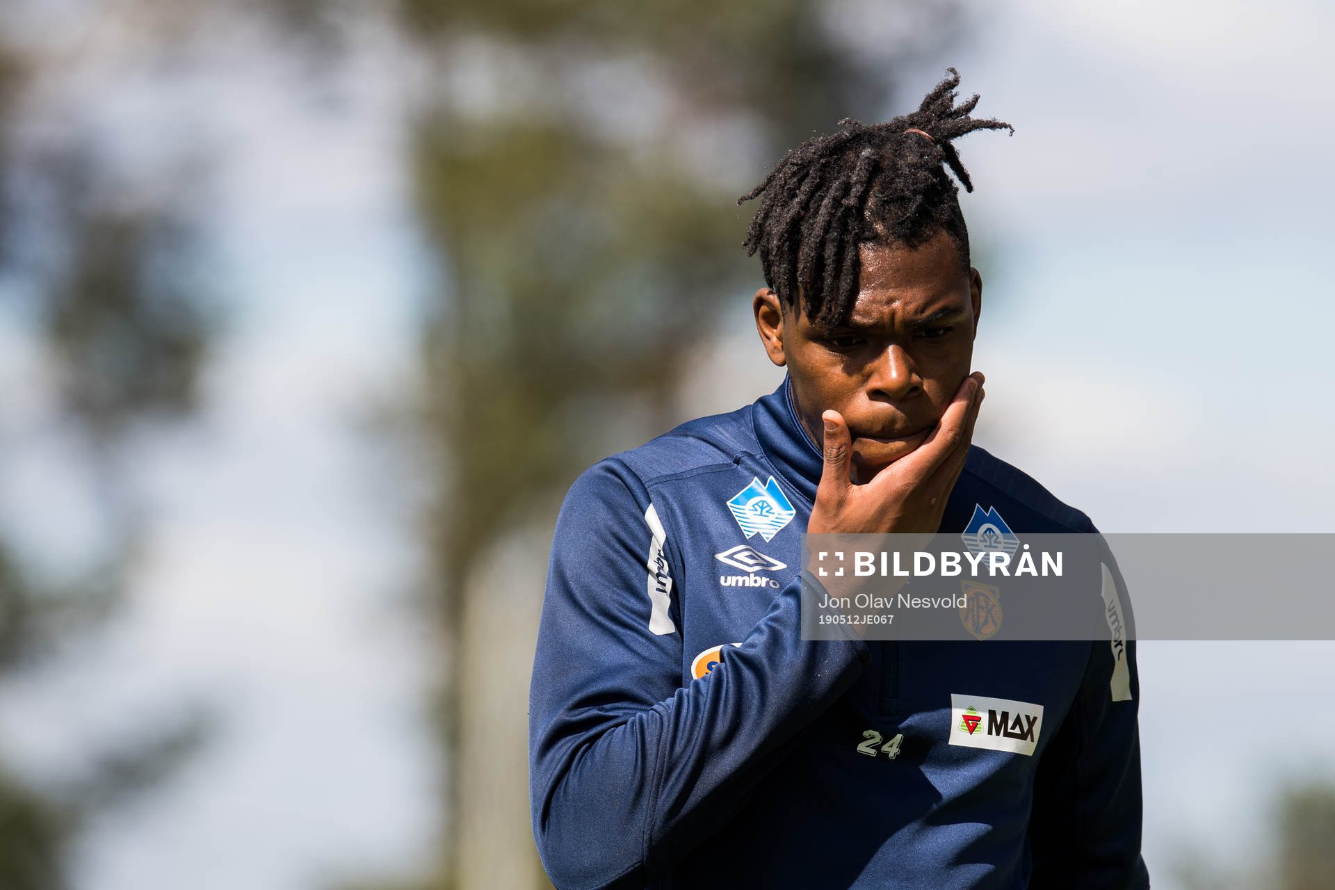 Goalkeeper Enock Mawete Mwimba of Aalesund