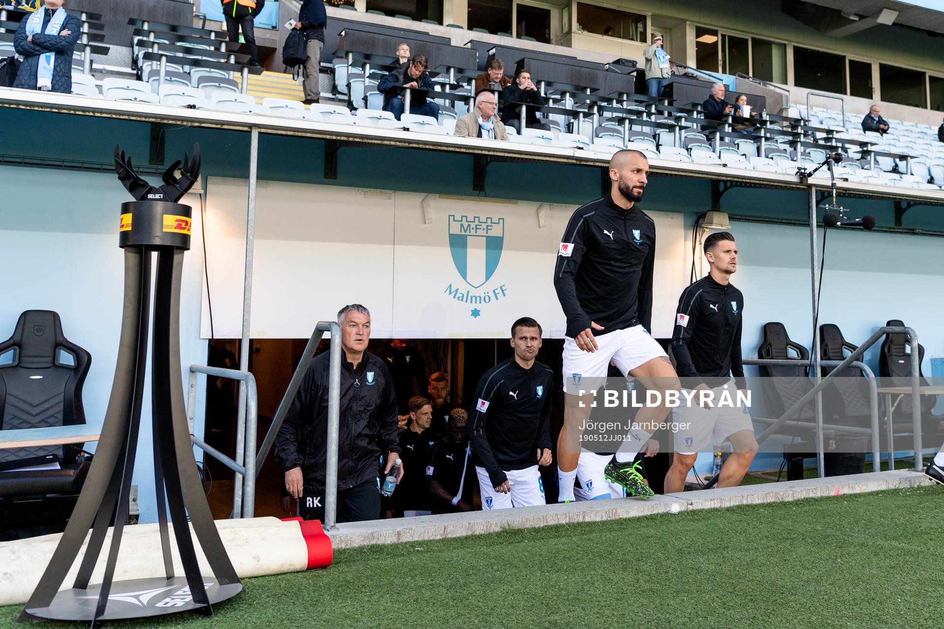 Malmö FFs spelare kommer in till uppvärmningen