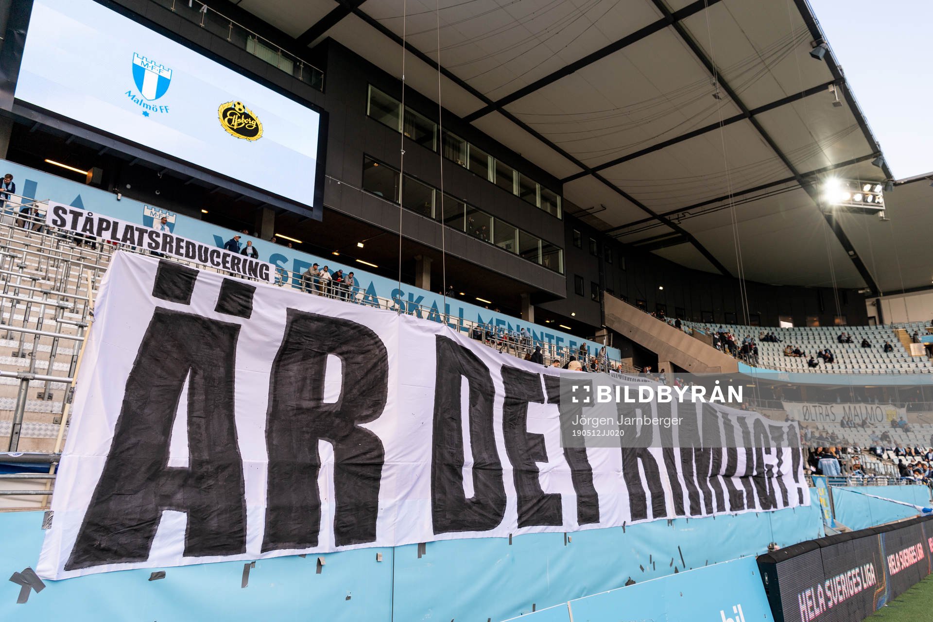 Banderoll på Malmö FFs supportrarnas läktare