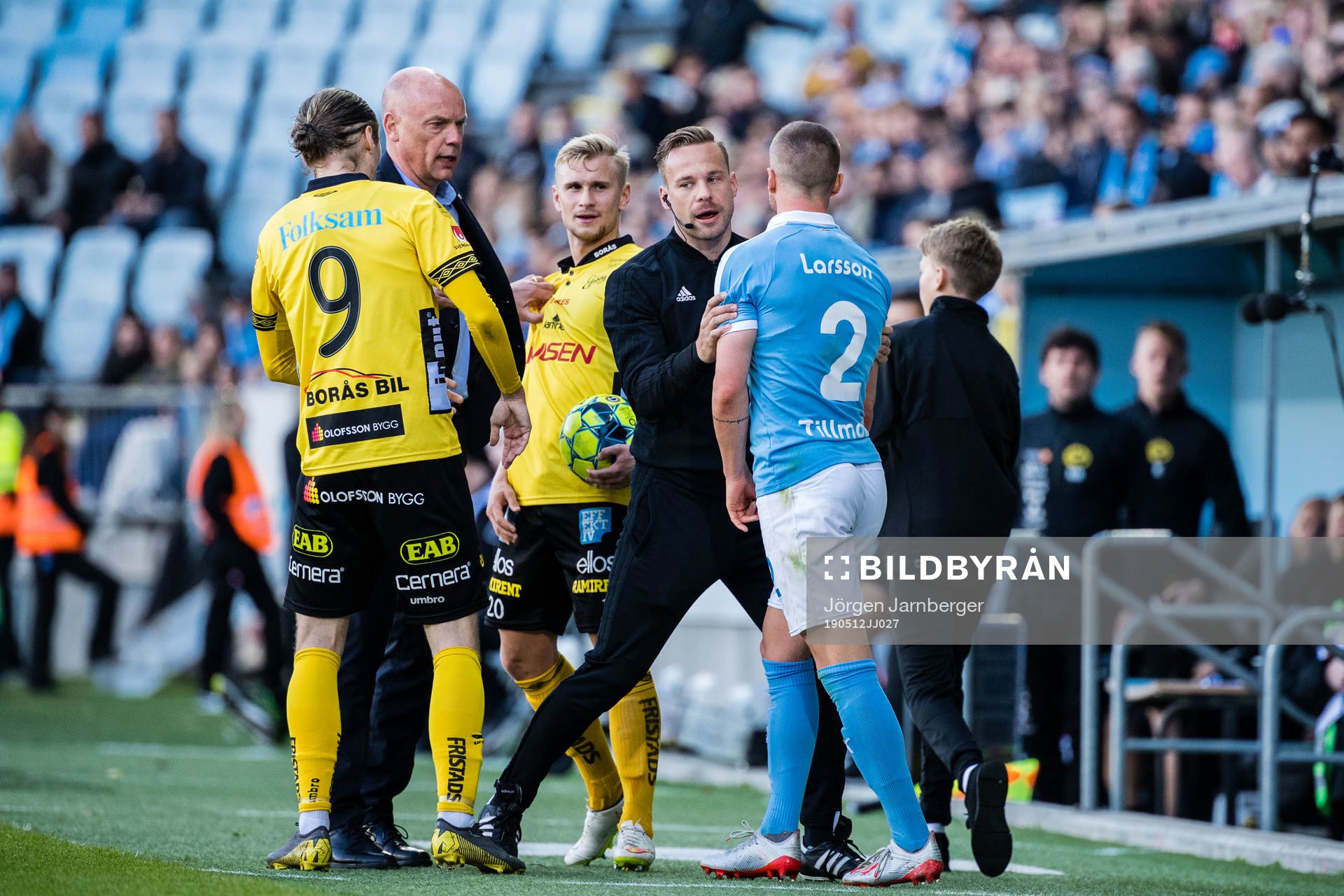 Malmö FFs Eric Larsson och Elfsborgs Simon Strand i dispyt