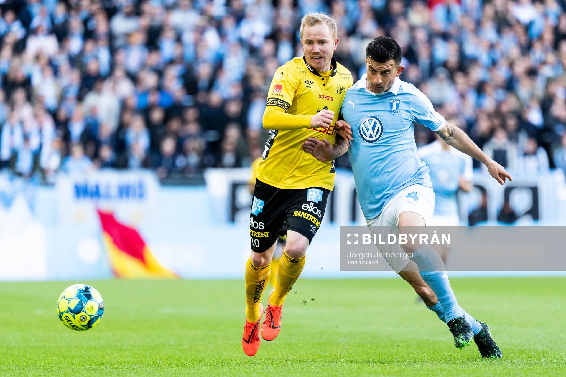 Elfsborgs Simon Lundevall och Malmö FFs Behrang Safari