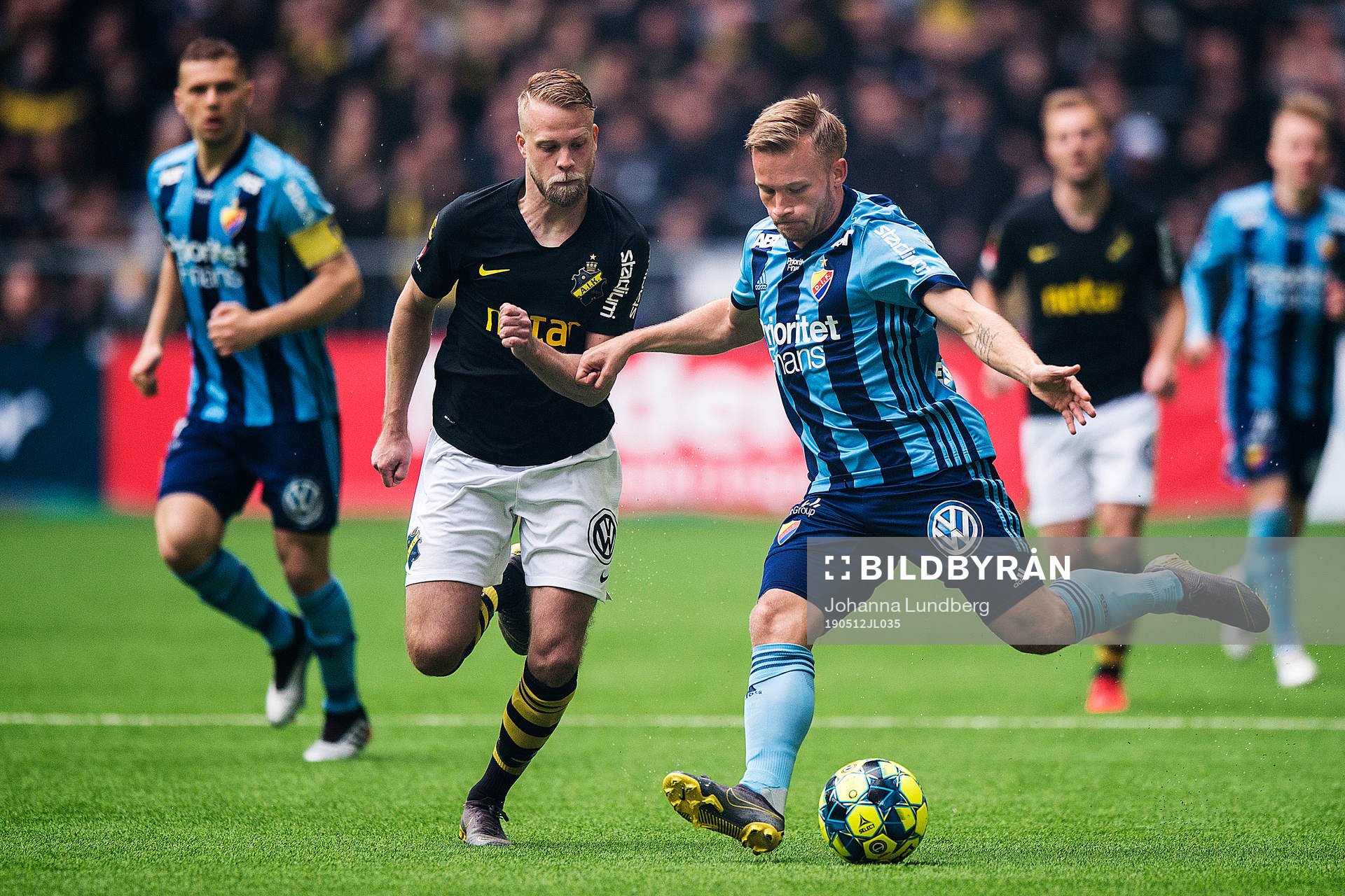 s Daniel Sundgren och Djurgårdens Nicklas Bärkroth