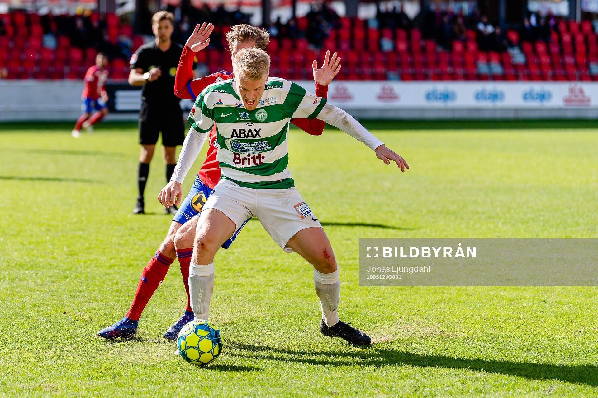 Västerås Simon Johansson under fotbollsmatchen i Superettan mellan Öster och Västerås den 12 maj 2019 i Växjö.