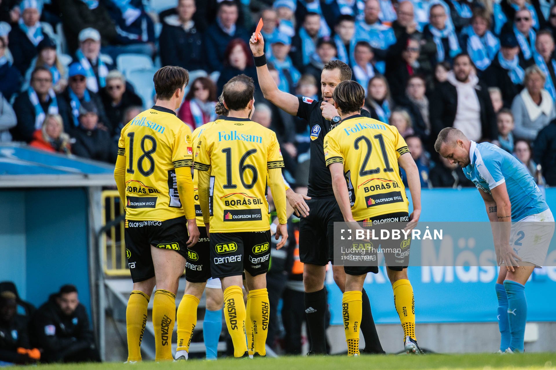 Elfsborgs Pawel Cibicki i dispyt med domaren samtidigt som