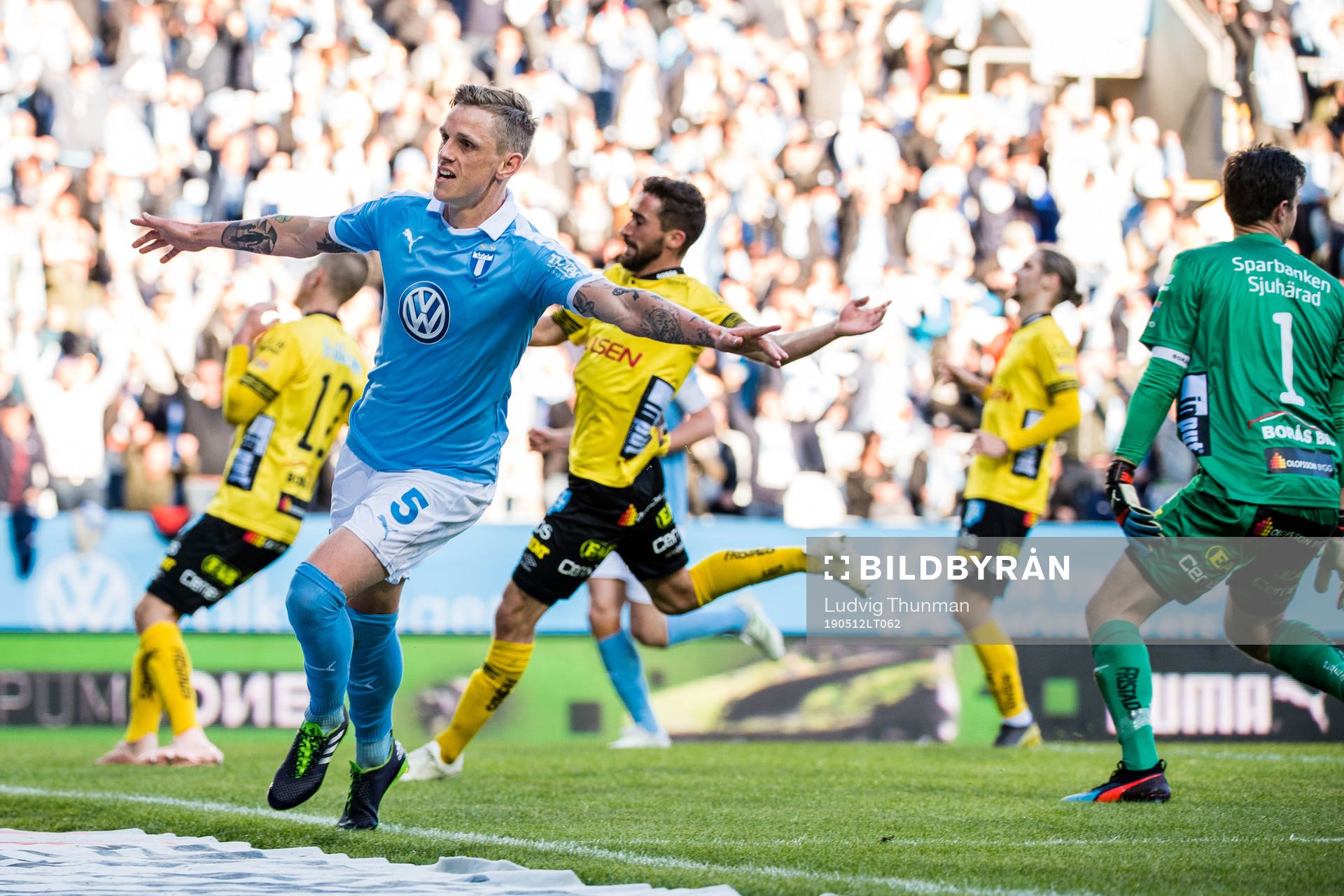 Malmö FFs Sören Rieks jublar efter 3-1 under fotbollsmatchen i Allsvenskan mellan Malmö FF och Elfsborg den 12 maj 2019 i Malmö.