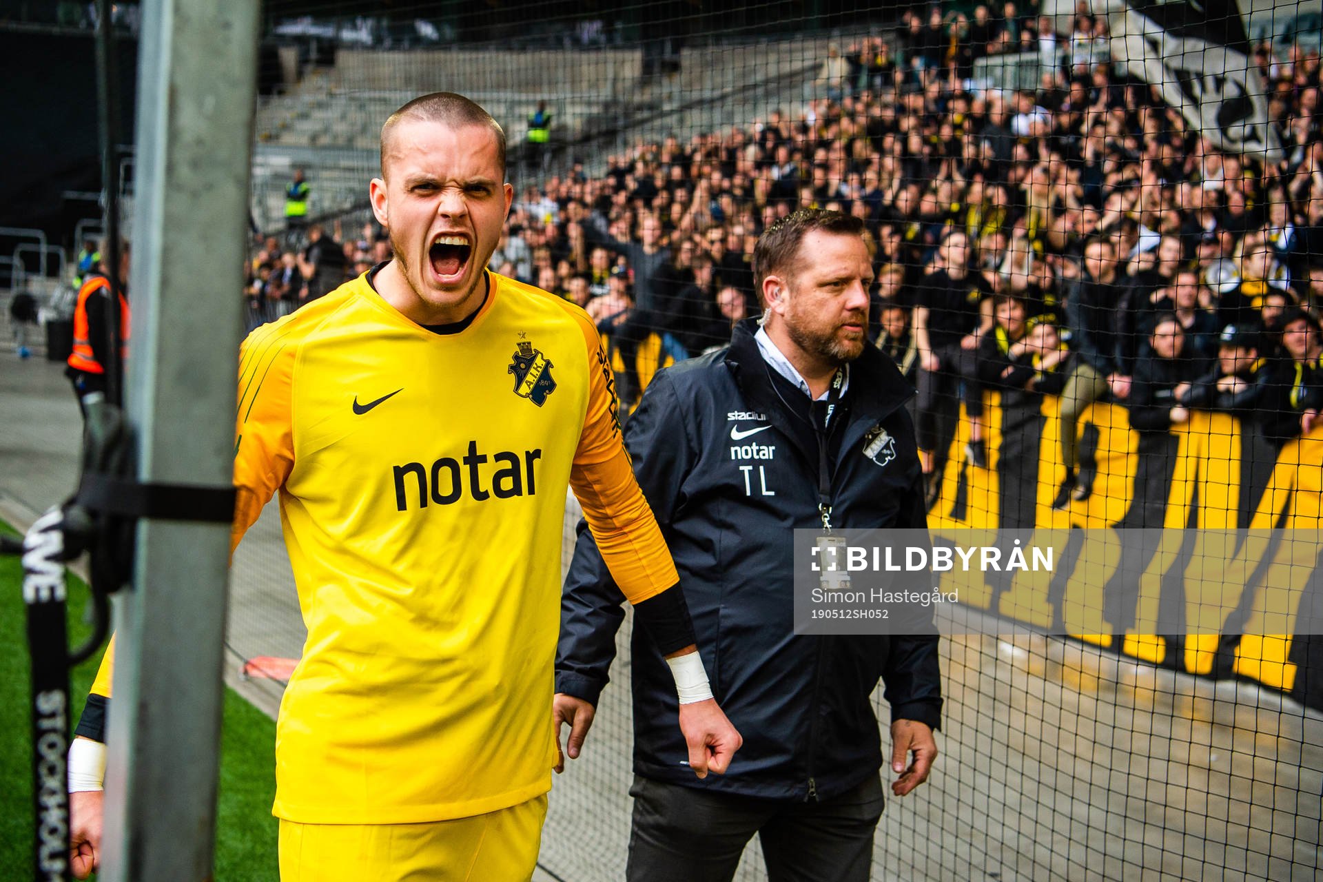 s målvakt Oscar Linnér jublar