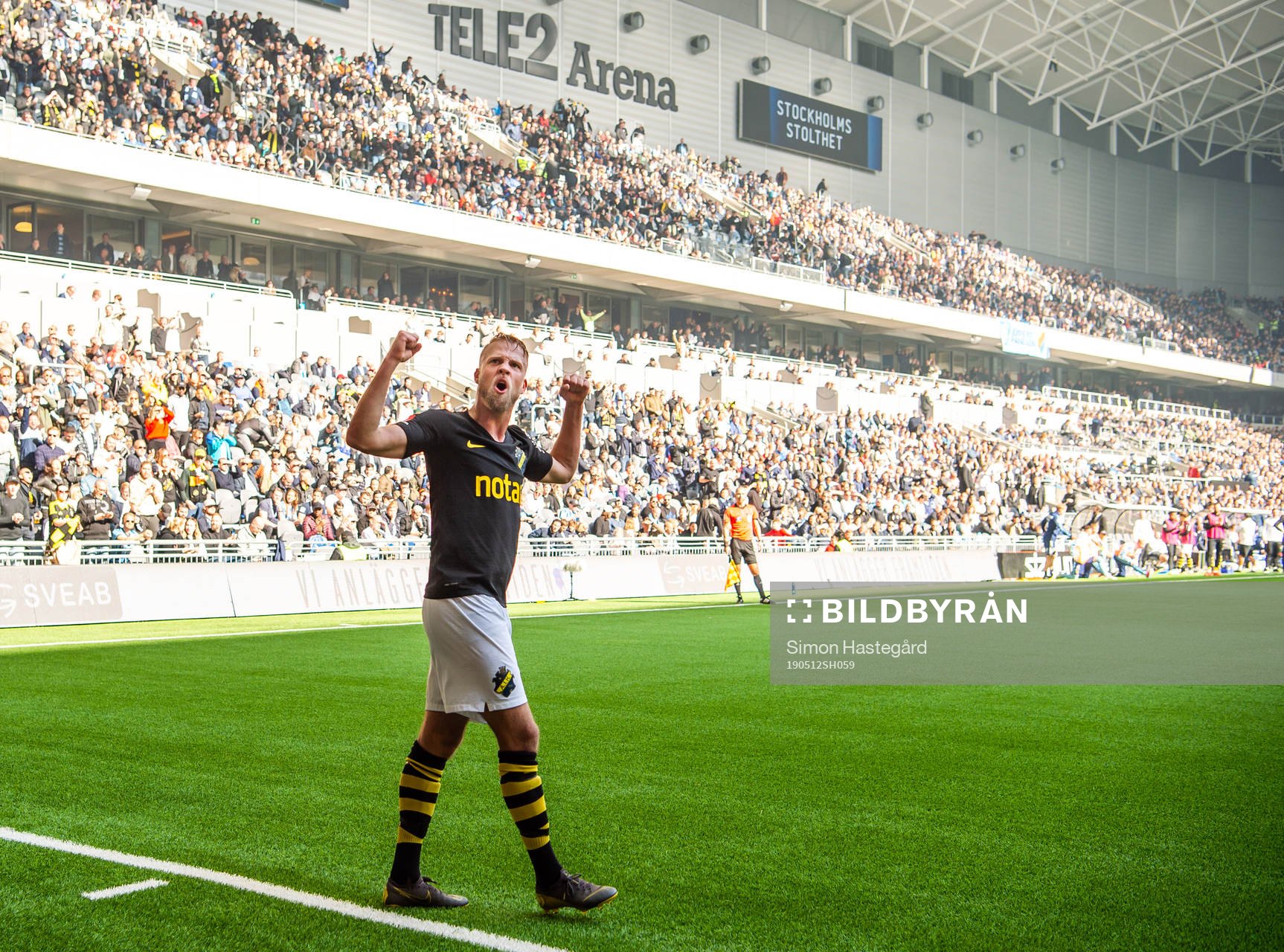 s Daniel Sundgren jublar