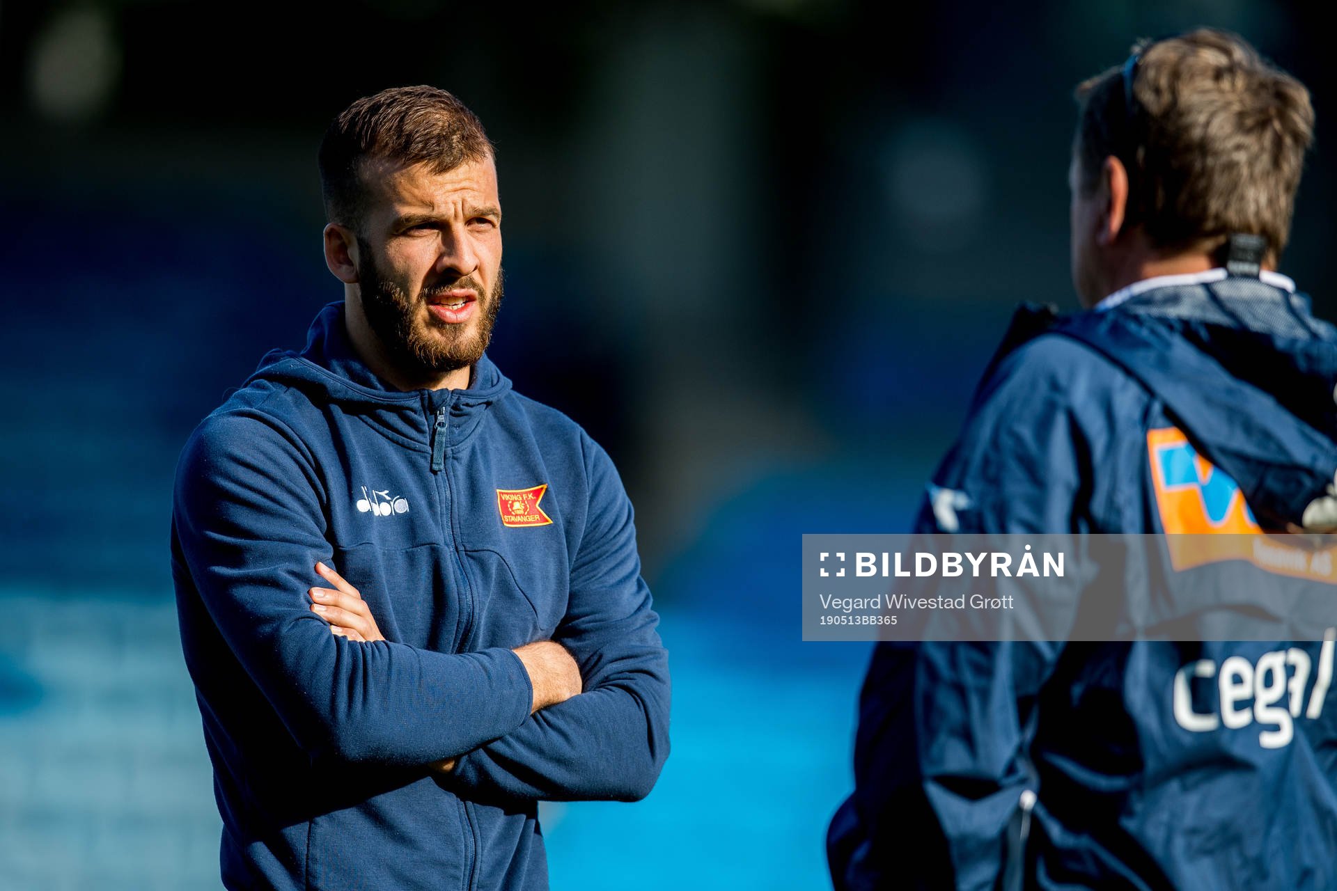 Zlatko Tripic of Viking talks to Bjarne Berntsen, head