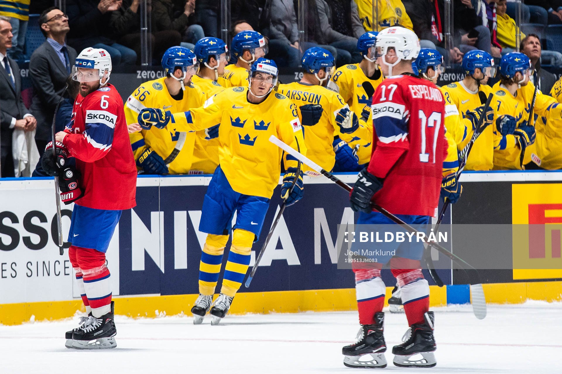 Jonas Holøs and Stefan Espeland of Norway look dejected