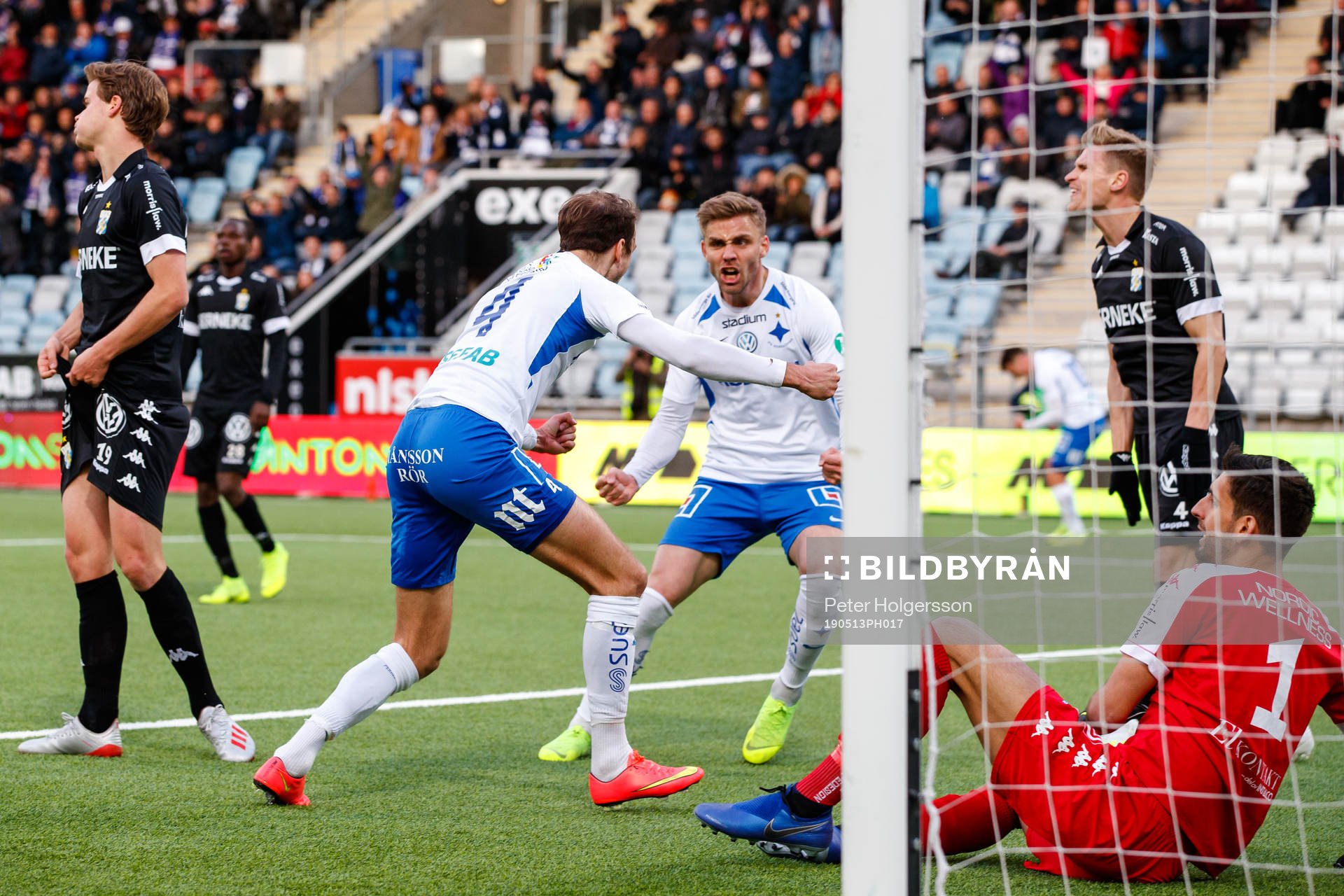 IFK Göteborgs August Erlingmark och målvakt Giannis