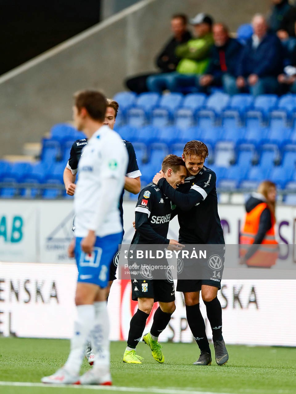 IFK Göteborgs Patrik Karlsson Lagemyr jublar med Benjamin