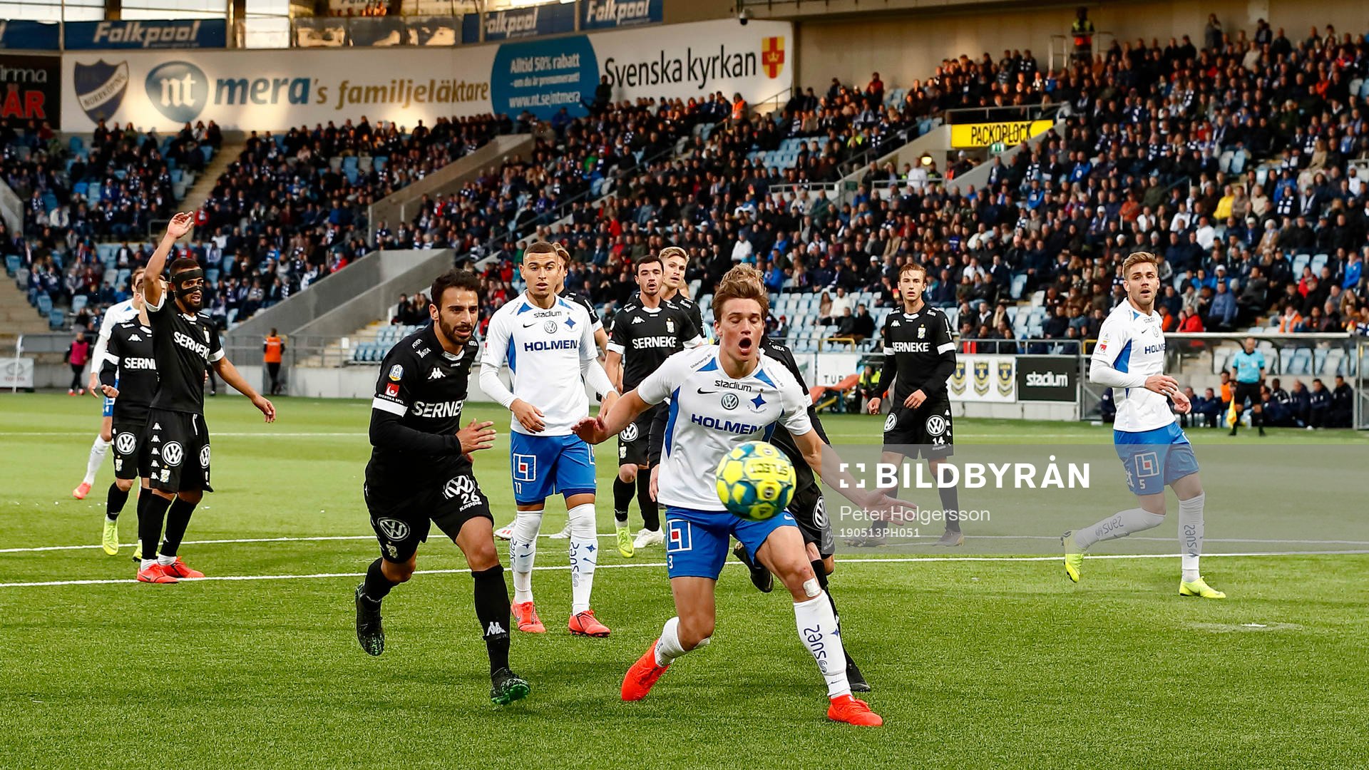 IFK Göteborgs André Calisir , IFK Norrköpings målvakt