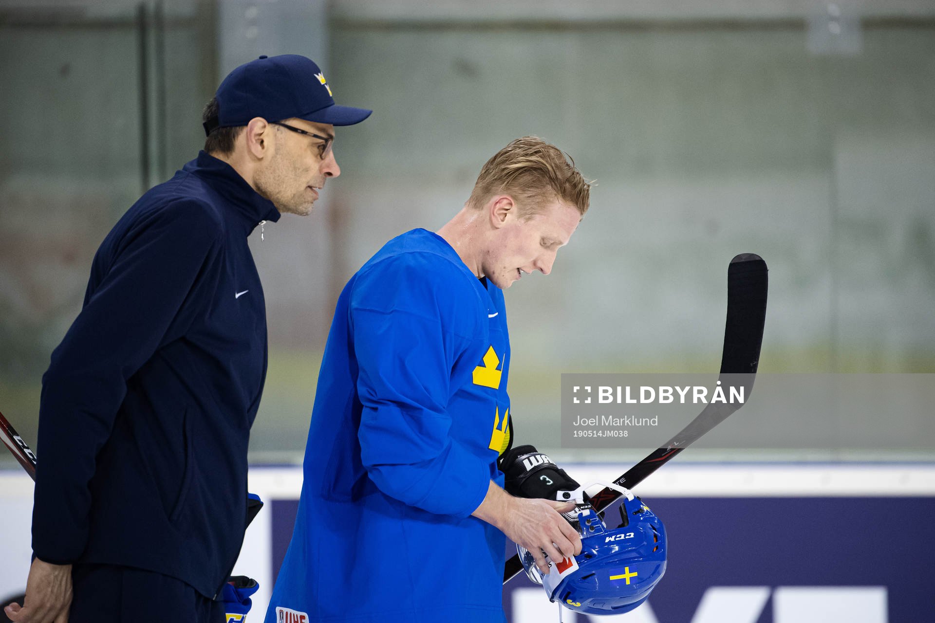 Assistant coach Peter Popovic and John Klingberg of Sweden